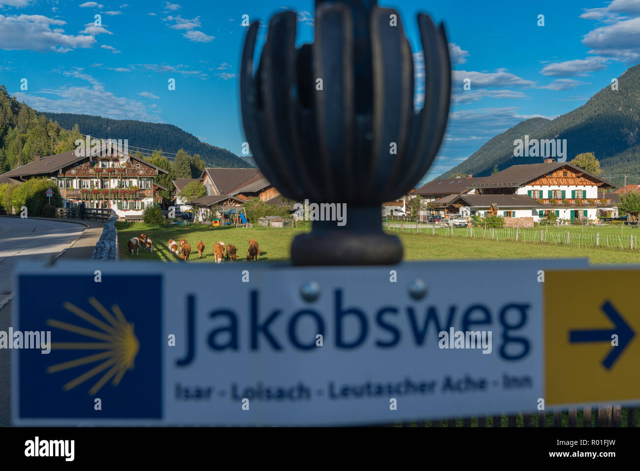 Jakobsweg, pellegrino la strada o il Cammino di Santiago, Wallgau, Baviera, Germania, Foto Stock