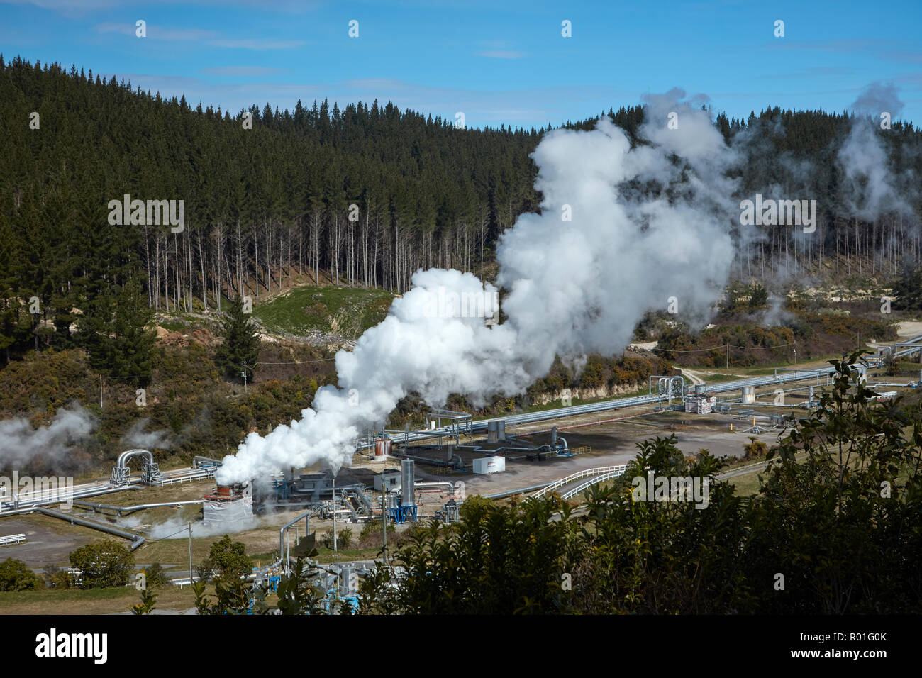 Wairakei Stazione Elettrica Geotermica, vicino a Taupo, Isola del nord, Nuova Zelanda Foto Stock