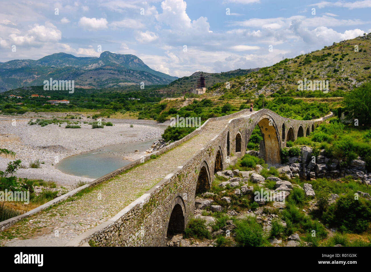 Ottoman ponte di Arco, Ura e Mesit, Ponte di MES, Fiume Kir, vicino a Shkodra, Shkodër, Qark Shkodra, Albania Foto Stock