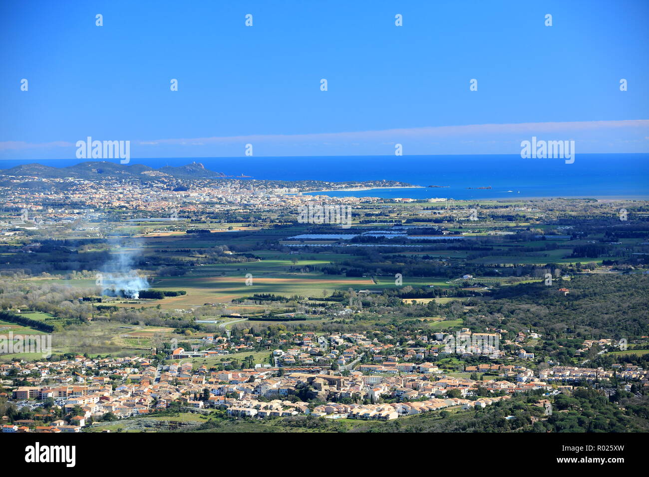 Vista superiore al di sopra di Roquebrune sur Argens e Frejus, 83, Var, Cote d'azur, PACA, Foto Stock