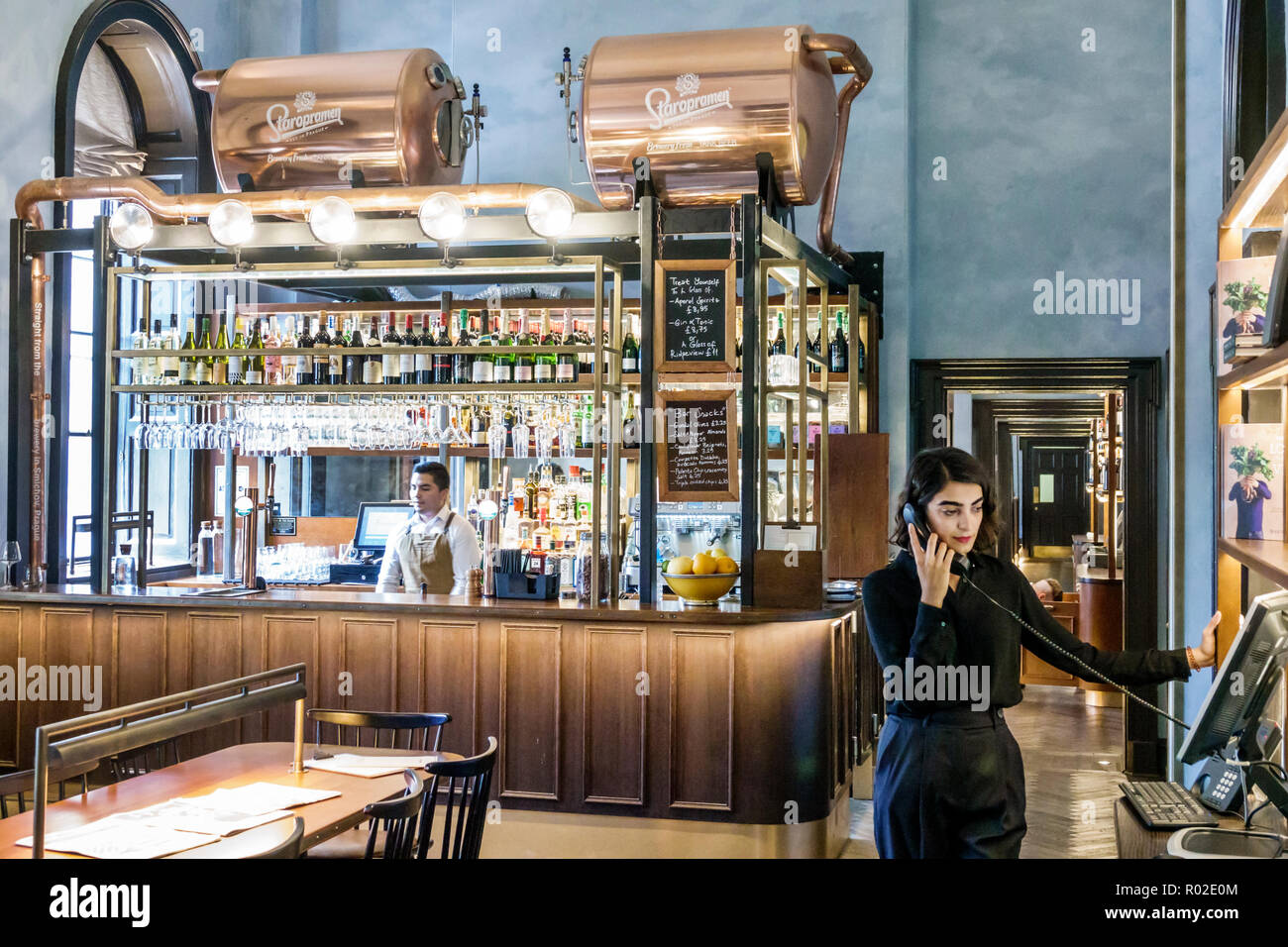 Londra Inghilterra,Regno Unito Covent Garden Strand,Somerset House,Bryn Williams,ristorante ristoranti ristorazione cafe cafe', moderna cucina britannica, birra alla spina Foto Stock