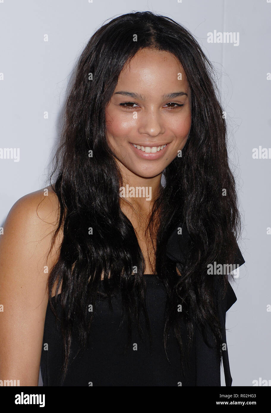 Zoe Kravitz arrivando al 3:10 per Yuma Premiere presso il National Theatre di Los Angeles. headshot occhio nero contatto dressKravitzZoe 260 Red Carpet Event, verticale, STATI UNITI D'AMERICA, industria cinematografica, celebrità, fotografia, Bestof, arte cultura e intrattenimento, Topix celebrità moda / Verticale, meglio di, evento nella vita di Hollywood - California, moquette rossa e dietro le quinte, USA, industria cinematografica, celebrità, movie celebrità, personaggi televisivi, musica celebrità, fotografia, Bestof, arte cultura e intrattenimento, Topix, headshot, verticale, una persona, dall'anno , 2007, inchiesta tsuni@Gamma-USA.com Foto Stock