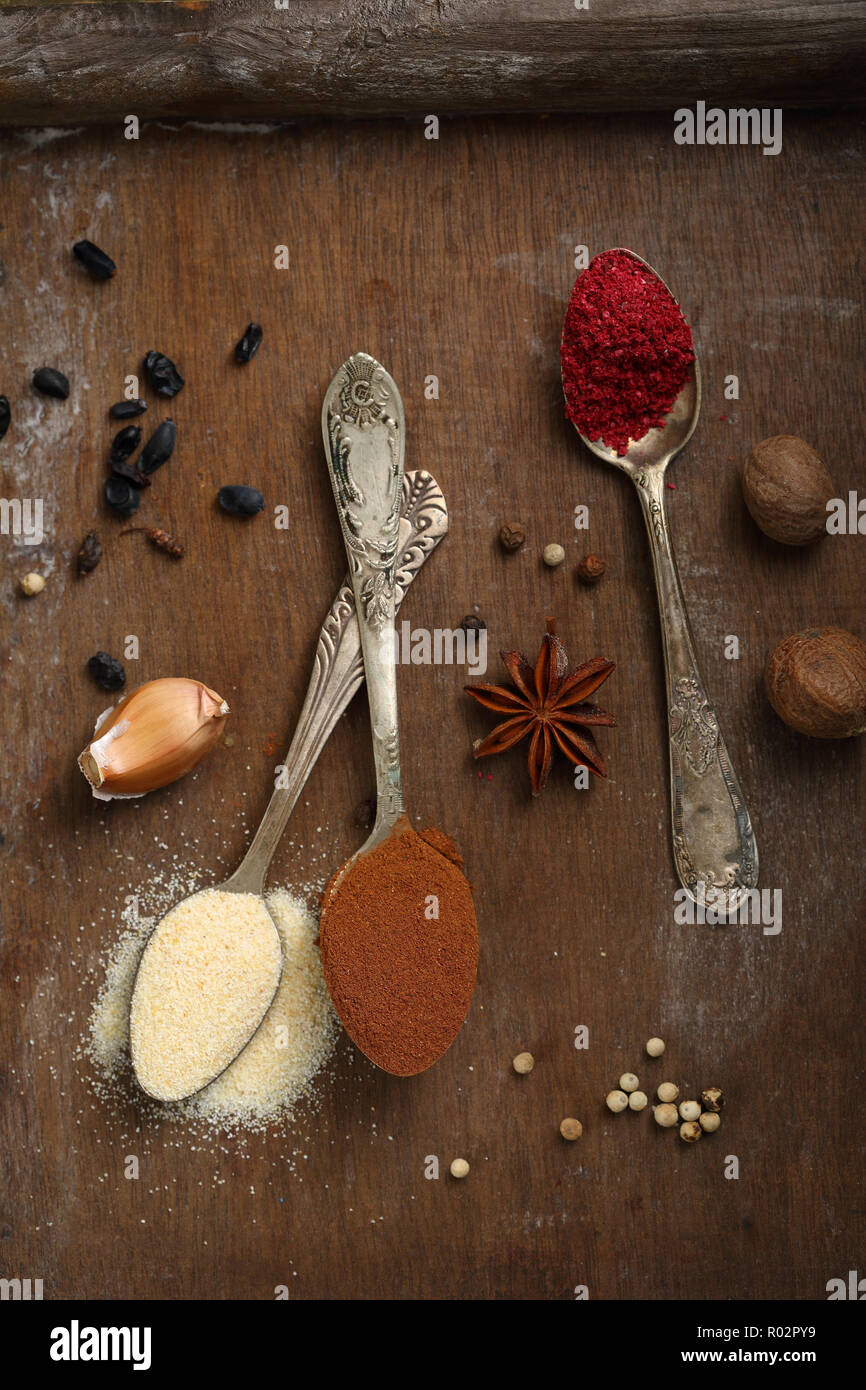 Spice su cucchiai Foto Stock