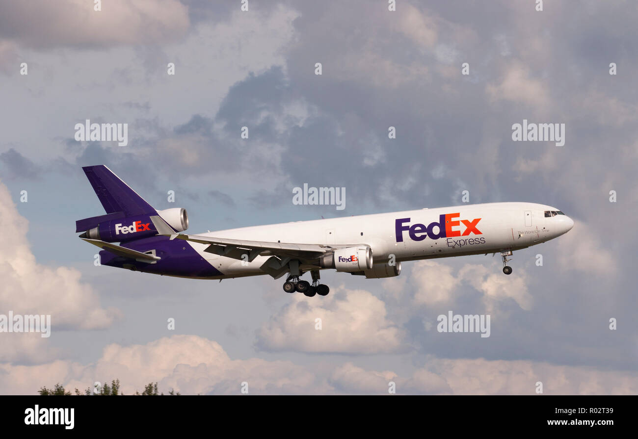 Federal Express McDonnell Douglas MD-11(F) in atterraggio a Londra Stansted. Foto Stock
