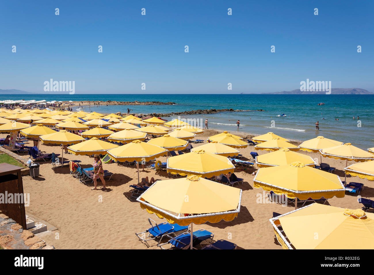 Vista della spiaggia, Mitsis Rinela Beach Resort & Spa, Kokkini Hani, Regione di Irakleio, Creta (Kriti), Grecia Foto Stock