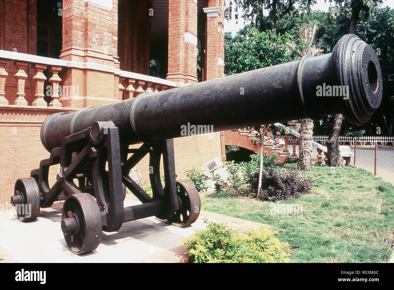 Close up di Canon il Museo Governativo, Chennai, nello Stato del Tamil Nadu, India, Asia Foto Stock