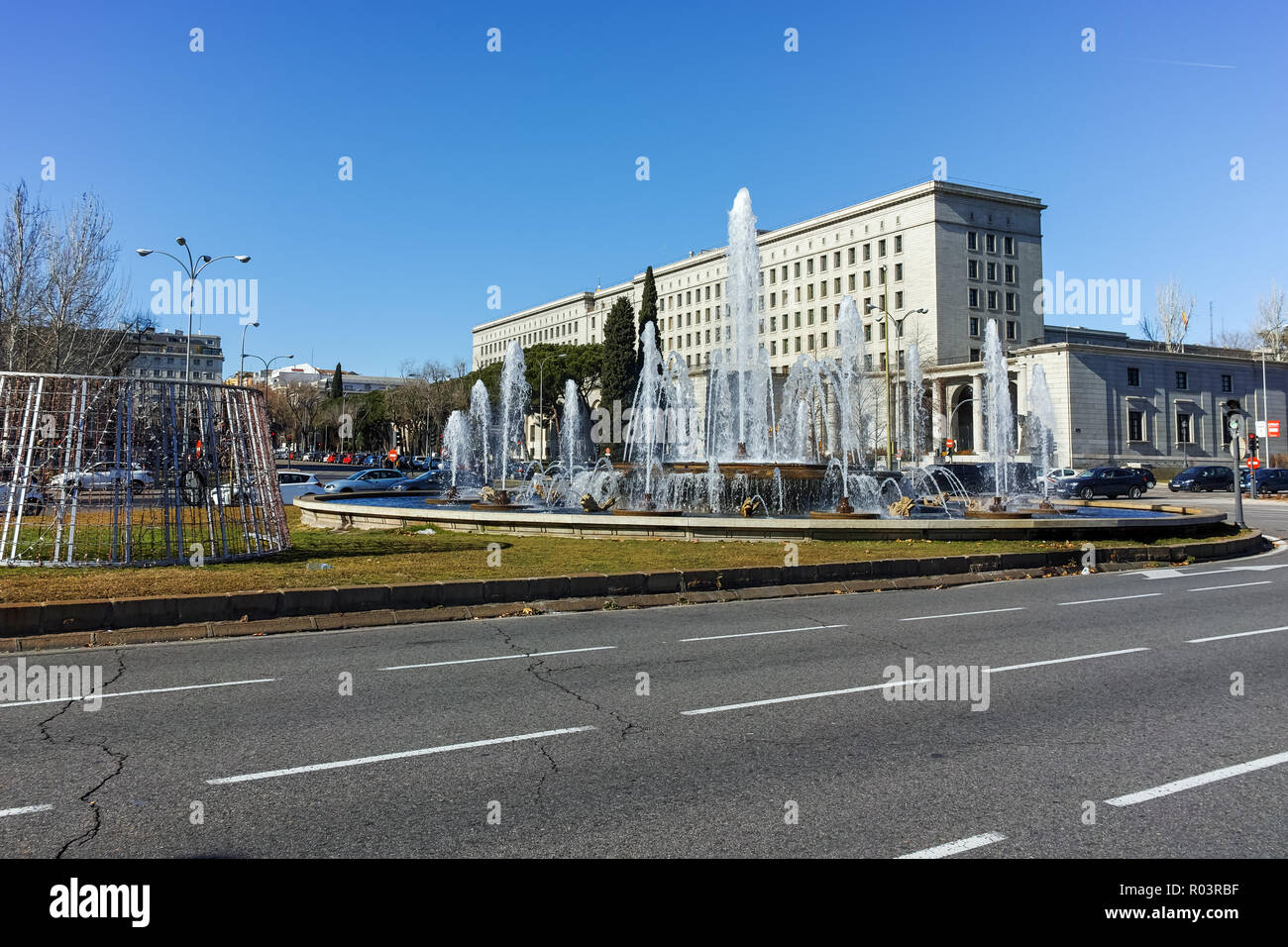 MADRID, Spagna - 21 gennaio 2018: Plaza San Juan de la cruz a Paseo de la Castellana Street nella città di Madrid, Spagna Foto Stock