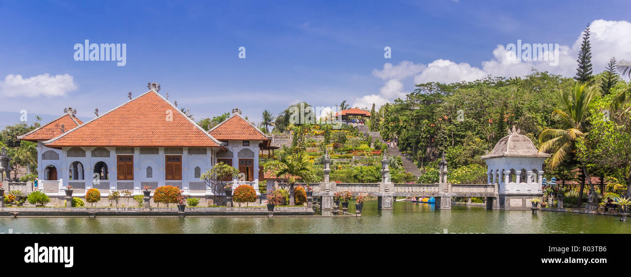 Panorama di Taman Ujung acqua Soekasada palace di Bali, Indonesia Foto Stock