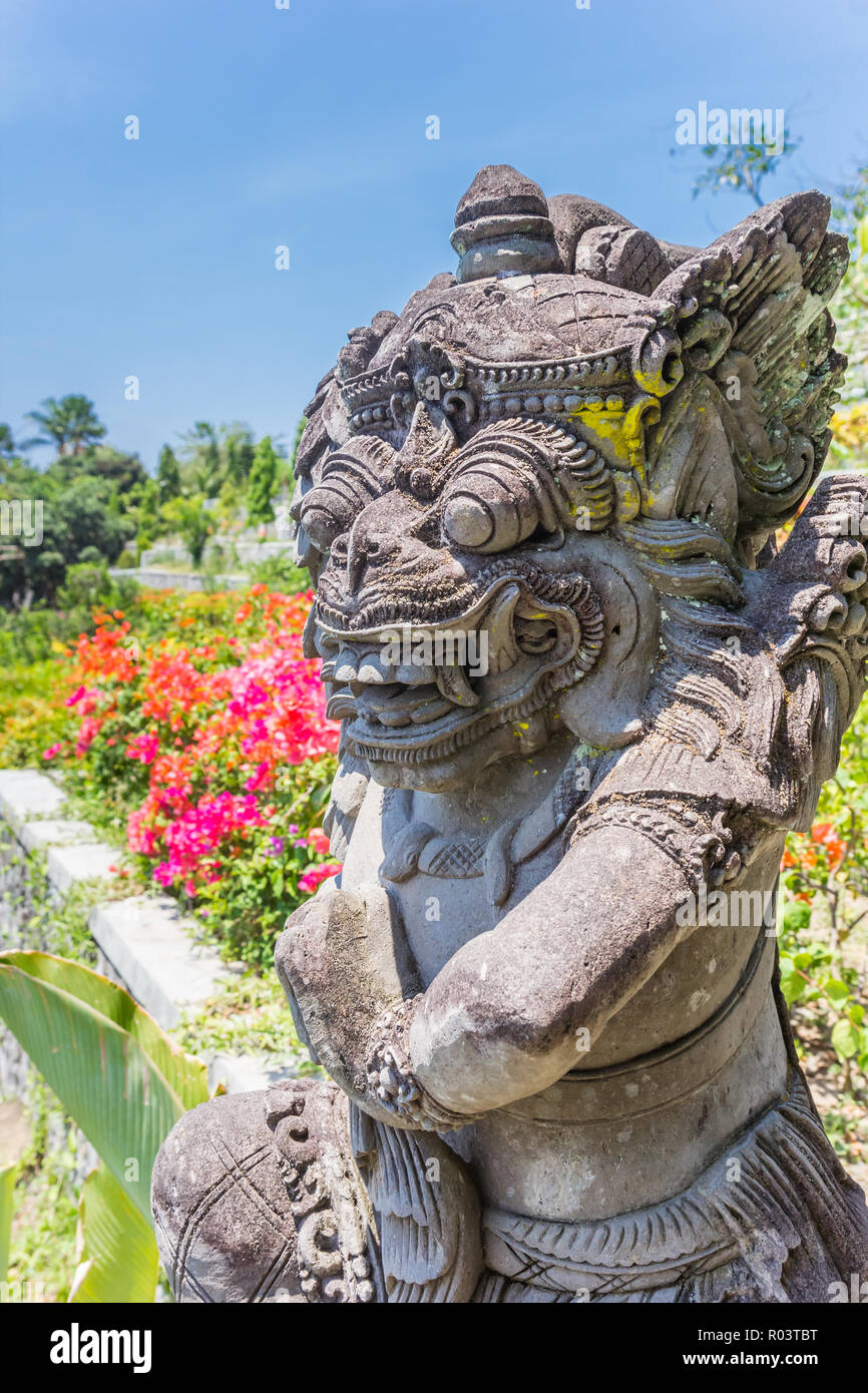 Statua presso il Taman Ujung acqua Soekasada palace di Bali, Indonesia Foto Stock