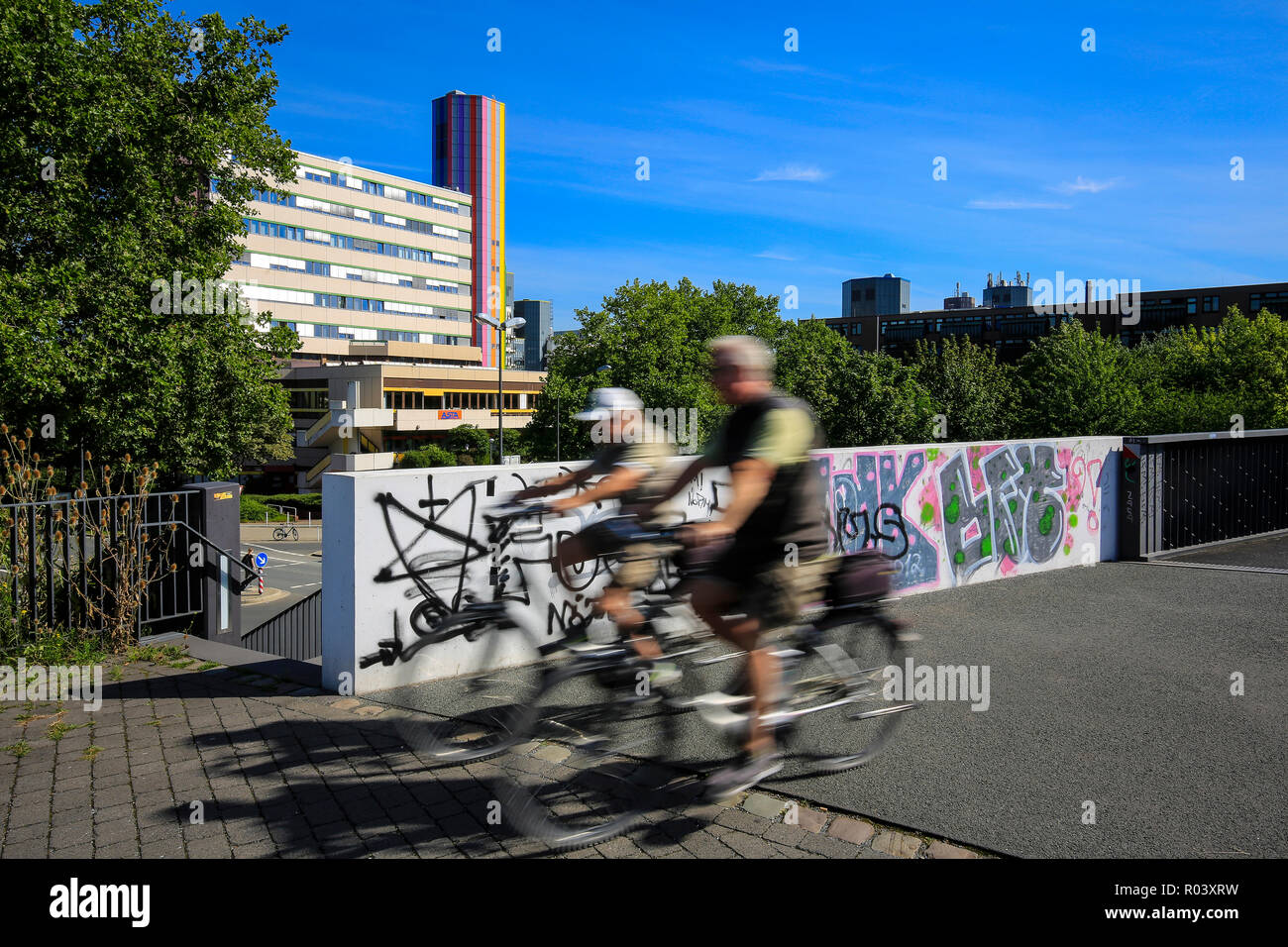 Essen, Ruhrgebiet, Germania, progetto di sviluppo urbano Gruene Mitte Essen, RS 1 ciclo express road Foto Stock
