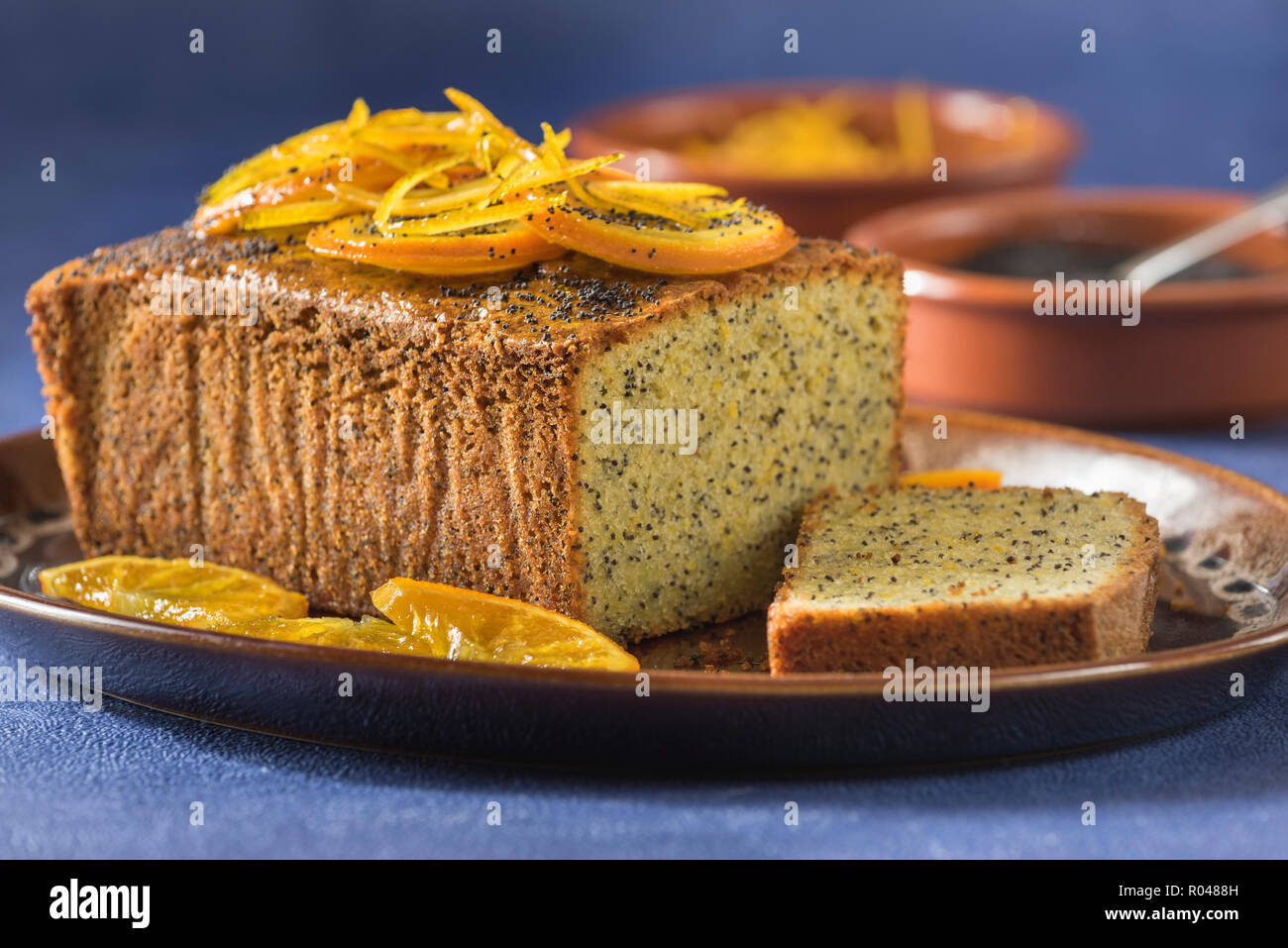 Arancione e semi di papavero torta Foto Stock