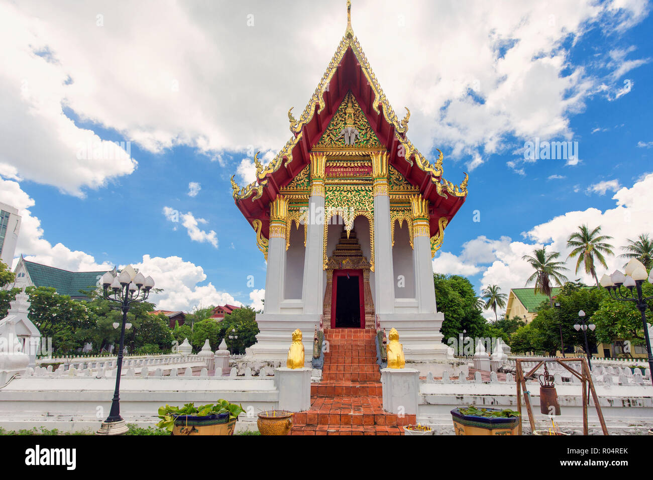 Wat Thung Si Muang tempio buddista in Ubon Ratchatani, Thailandia Foto Stock