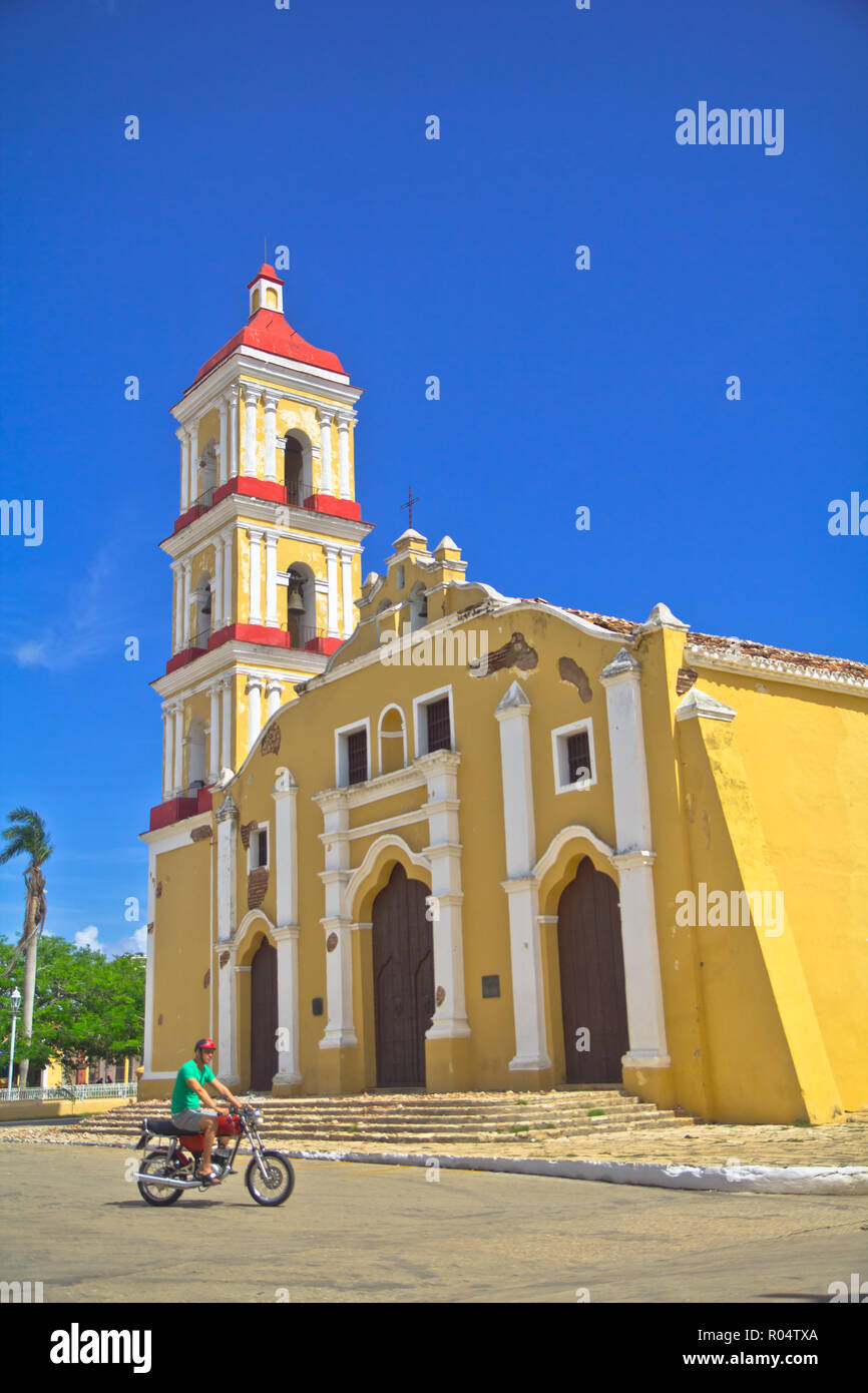 La vita di strada in città cubane di Remedios, Villa Clara, Cuba. Esso è riconosciuto come l'ottava città più antica di Cuba. Foto Stock