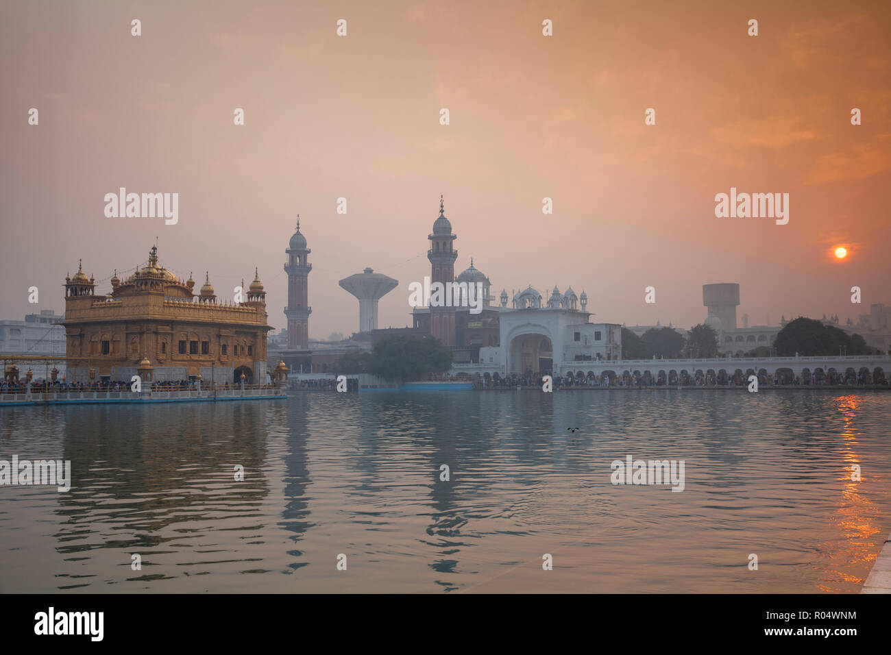 L'Harmandir Sahib (Tempio d'Oro), Amritsar Punjab, India, Asia Foto Stock