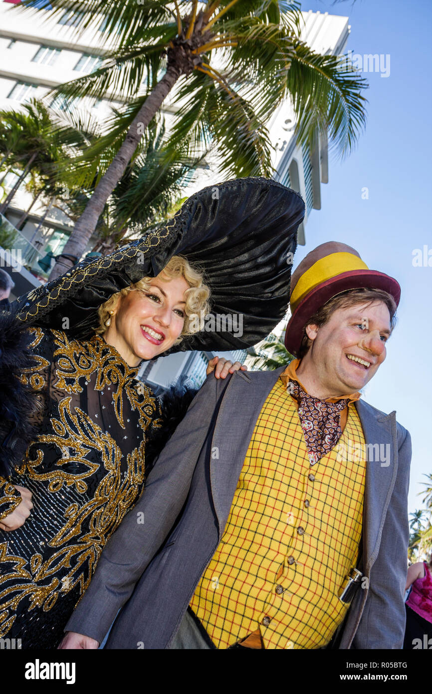 Miami Beach Florida, Ocean Drive, Art Deco Weekend, architettura, architettura, festival, evento, celebrazione, artisti di strada, busking suggerimenti, adulto uomo adulti Foto Stock
