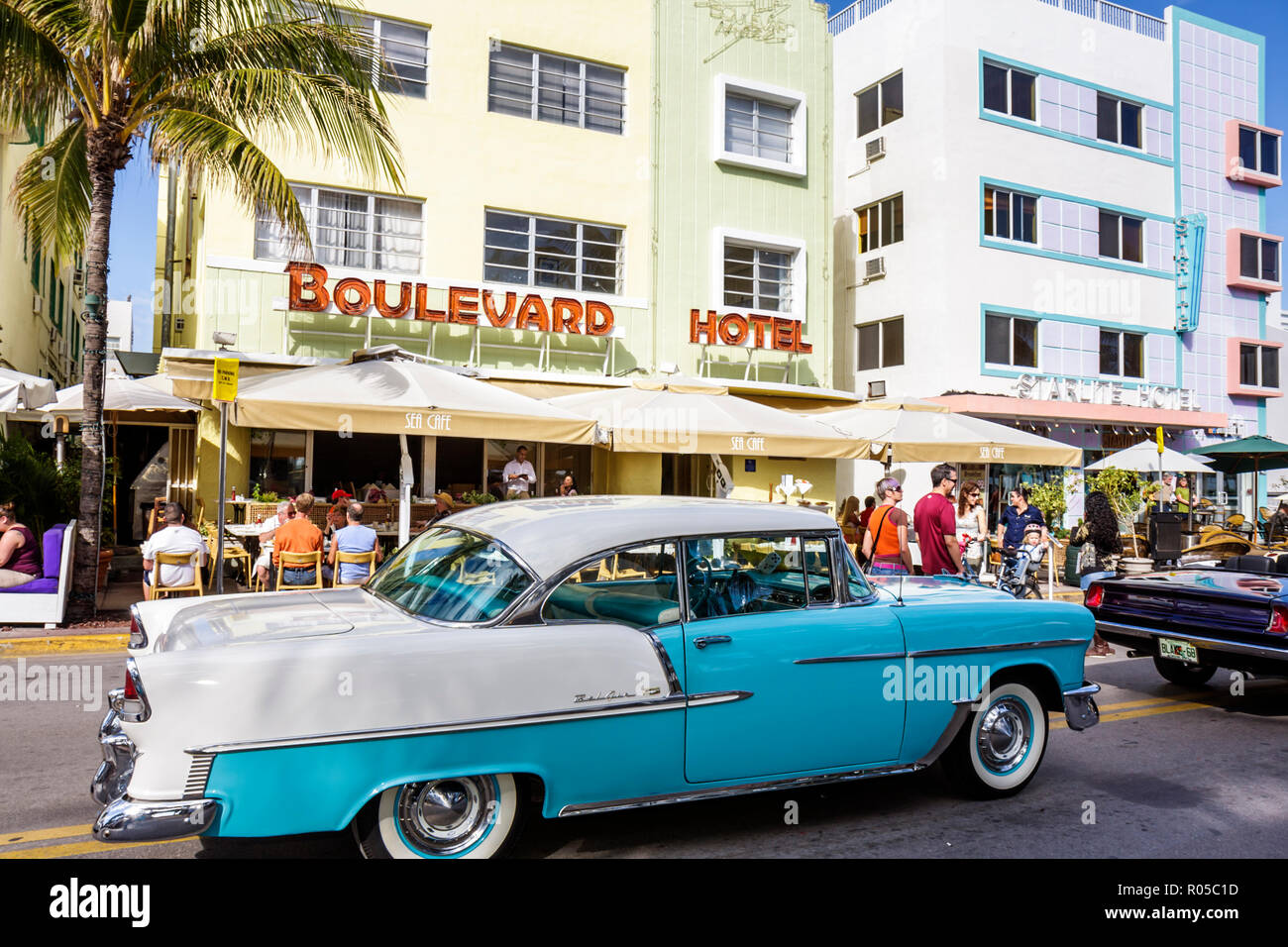 Miami Beach Florida, Ocean Drive, Art Deco Weekend, architettura, architettura, Street Festival, festival, celebrazione, fiera, evento, celebrazione, auto classica c Foto Stock