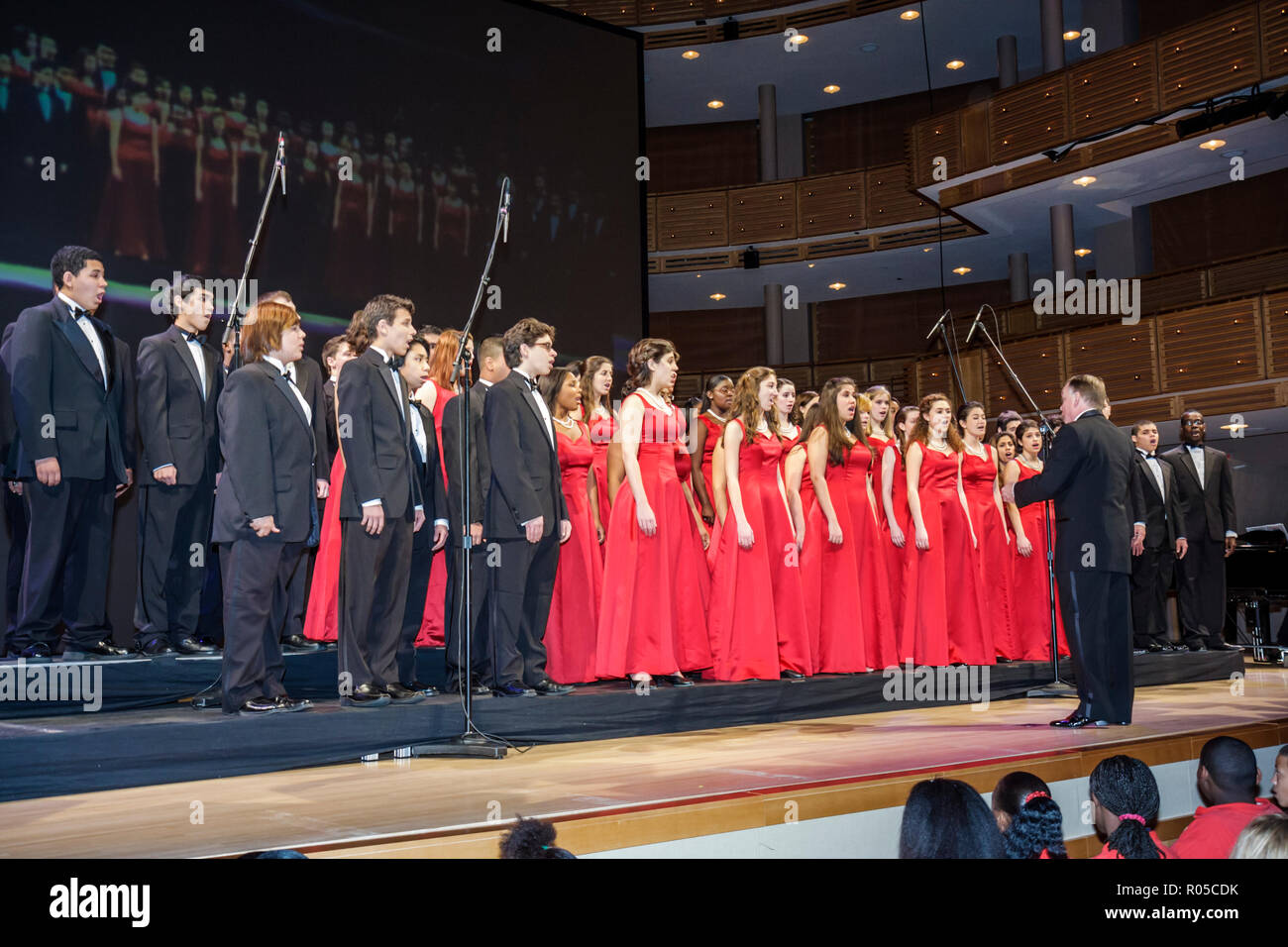 Miami Florida, Adrienne Arsht Center, 2009 Simulcast di inaugurazione presidenziale, Barack Obama, evento storico, celebrazione, New World School of Art Foto Stock