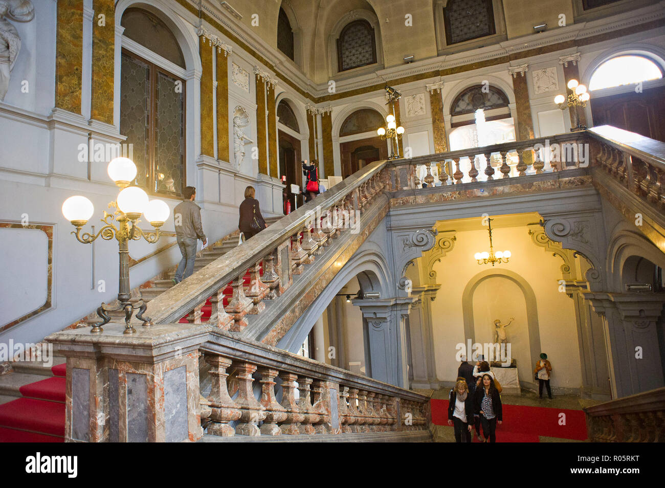 Europa Italia, Lombardia, Milano, Palazzo Litta è un edificio storico situato in Corso Magenta. importante esempio di architettura barocca Foto Stock