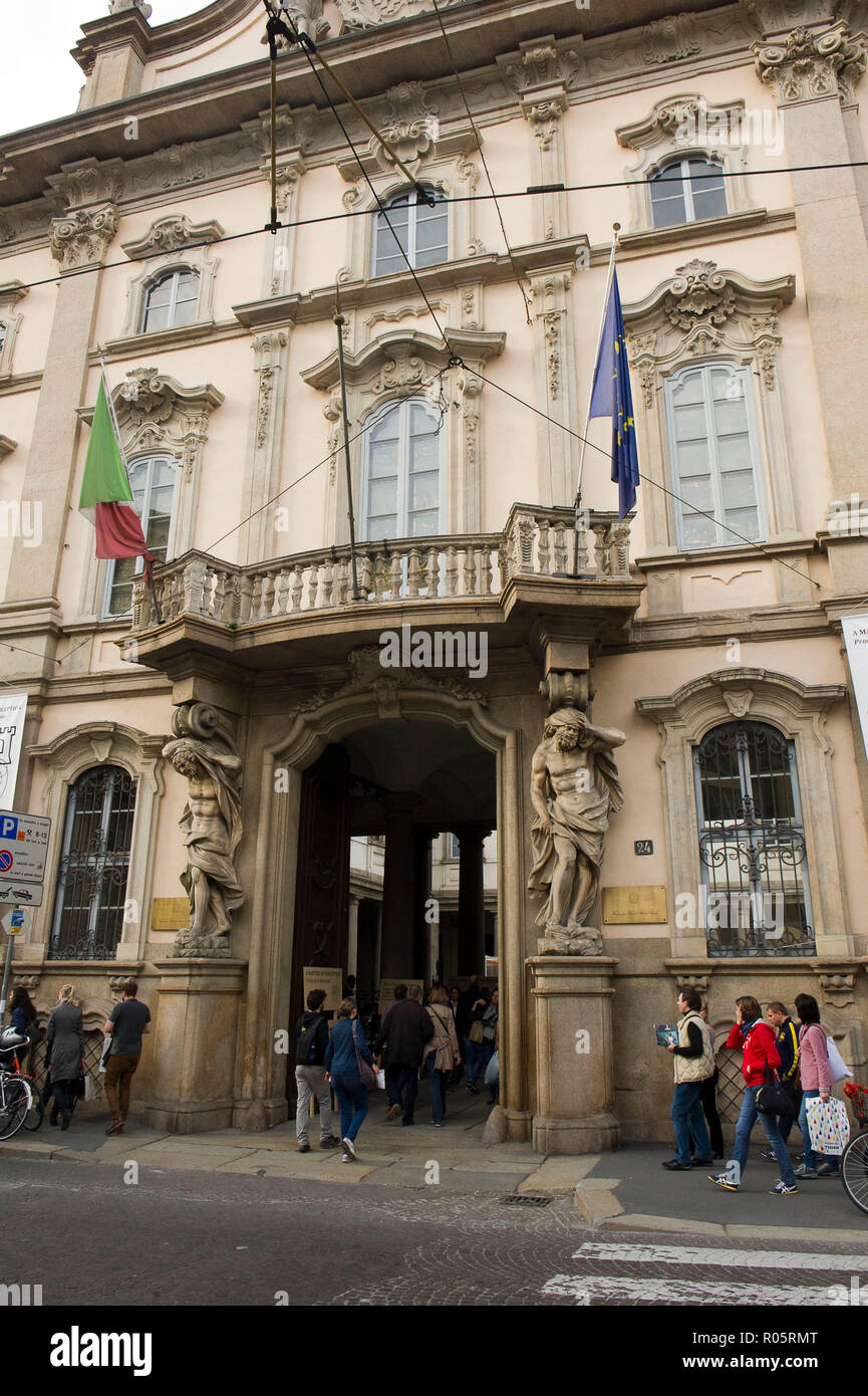 Europa Italia, Lombardia, Milano, Palazzo Litta è un edificio storico situato in Corso Magenta. importante esempio di architettura barocca Foto Stock