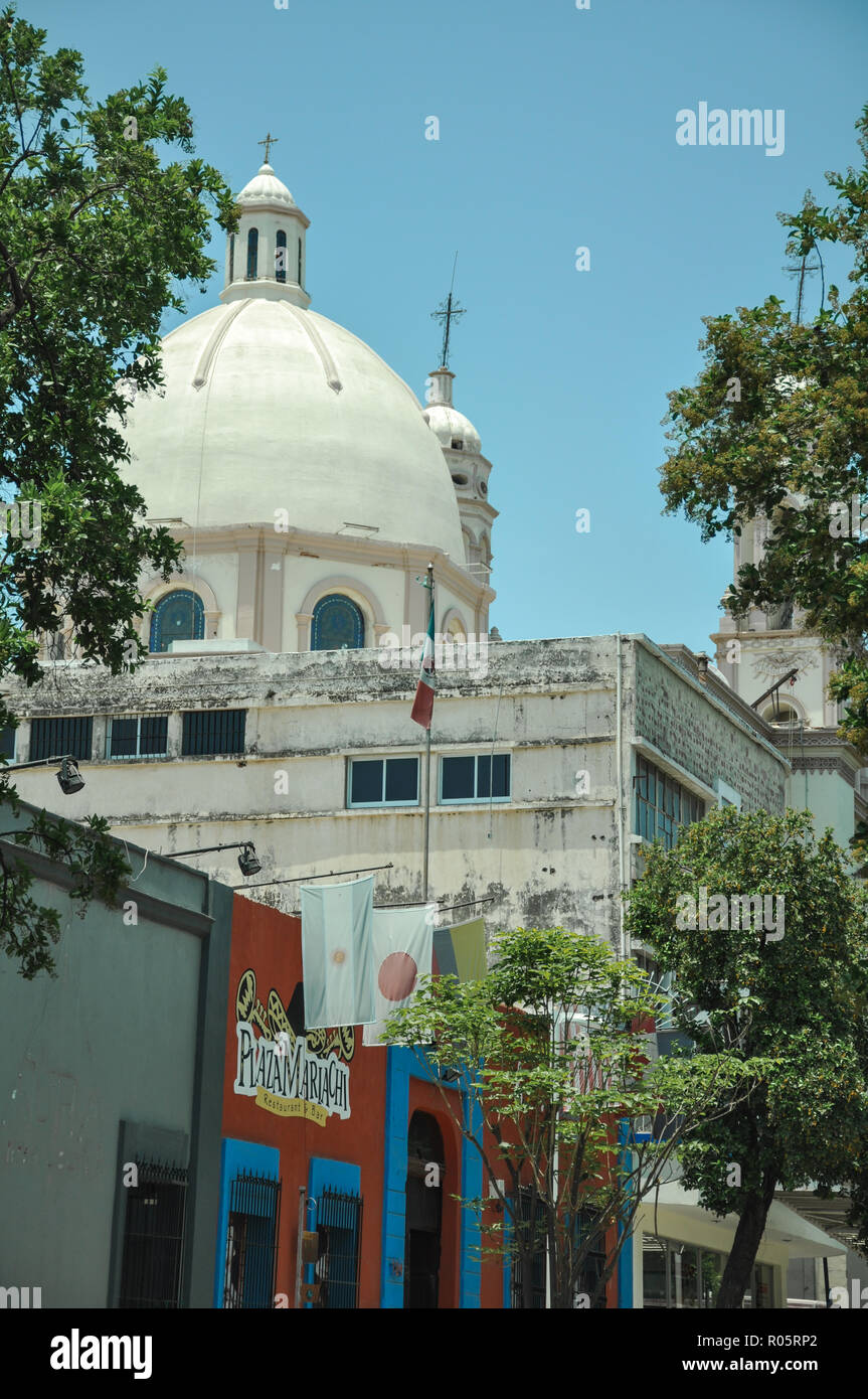 07/07/2018, Minatitlan, Sinaloa, del Messico: la cattedrale di Minatitlan, Sinaloas capitali e infamous mozzo del farmaco e la casa di el chapo guzman. Foto Stock