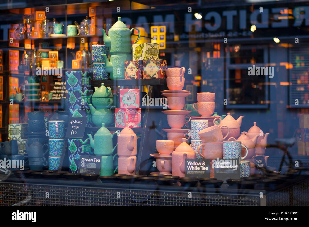 Londra, Inghilterra - Ottobre 11 2018 Shop designer home utensili nei pressi di Spitalfields Market Foto Stock