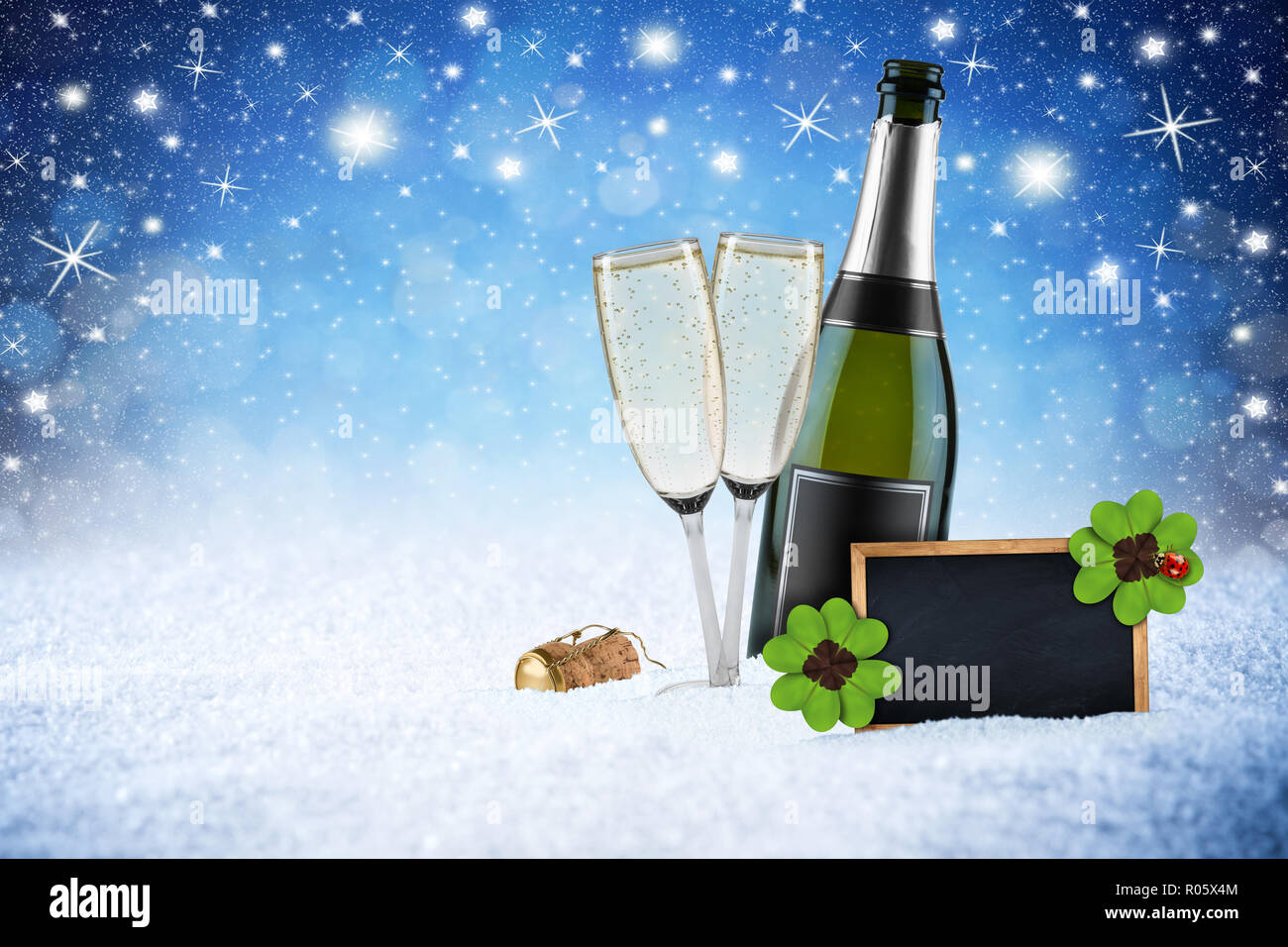 Felice anno nuovo blu ghiaccio neve notte stelle del cielo sfondo bokeh champagne bottiglia di vetro sughero lavagna vuota il design pattern biglietto di auguri Foto Stock