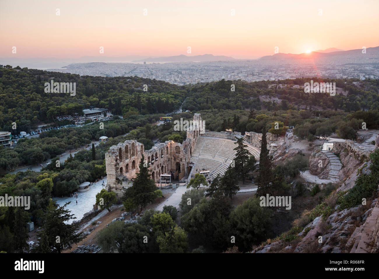 Odeon di Erode Attico teatro al tramonto, Acropolis, Sito Patrimonio Mondiale dell'UNESCO, Atene, Attica, regione, Grecia, Europa Foto Stock