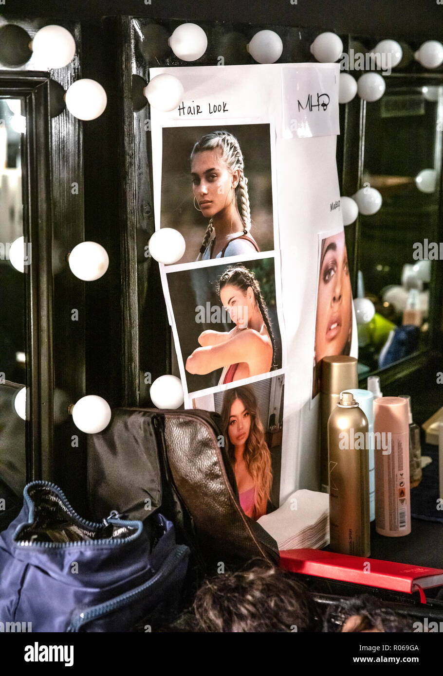 MIAMI BEACH, FL - Luglio 12, 2018: una vista dei capelli linea direttrice per il Monica Hansen raccolta durante il Paraiso Fashion Fair al Paraiso di tenda Foto Stock