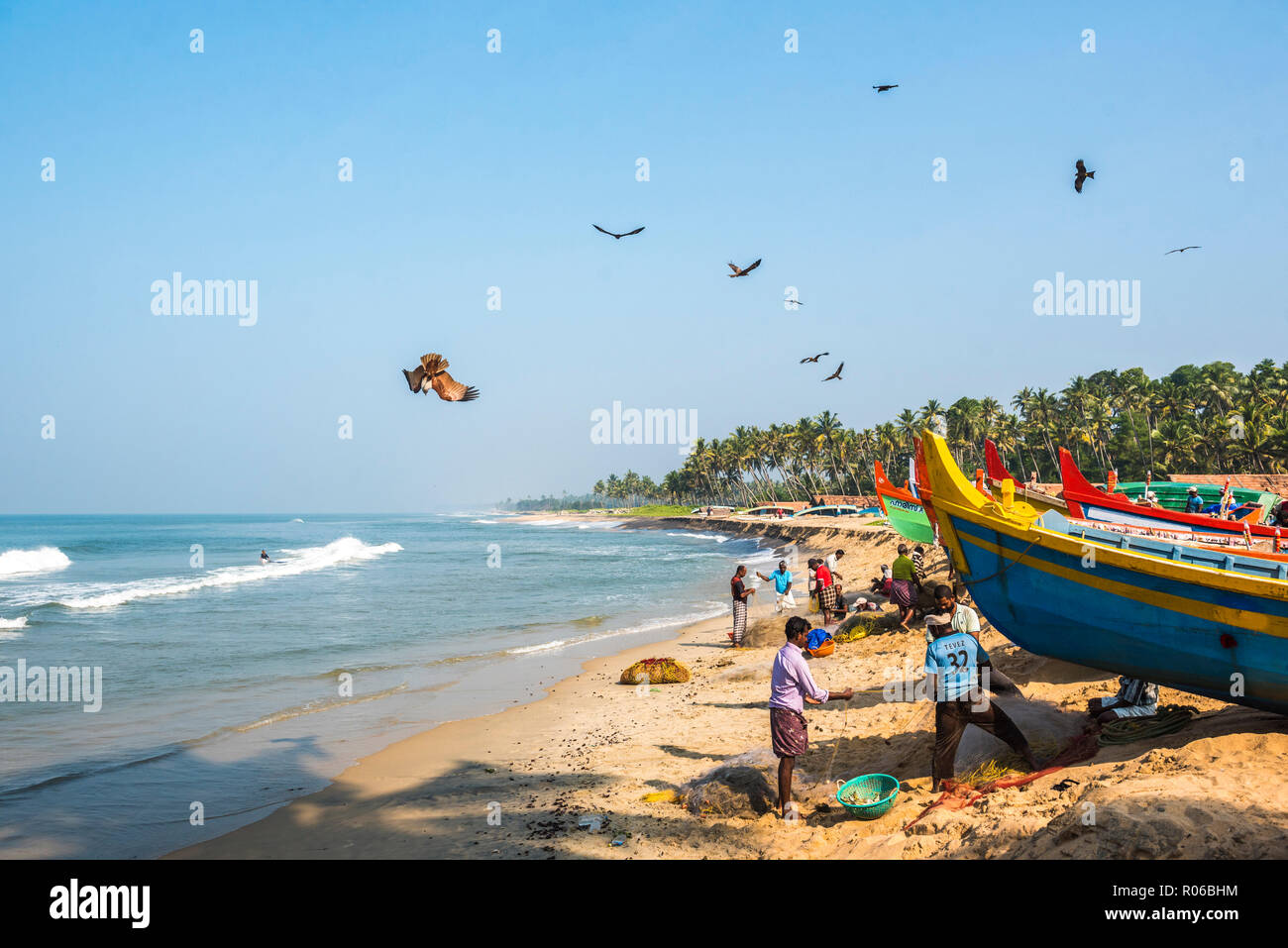 I pescatori a Kappil Beach, Varkala Kerala, India, Asia Foto Stock