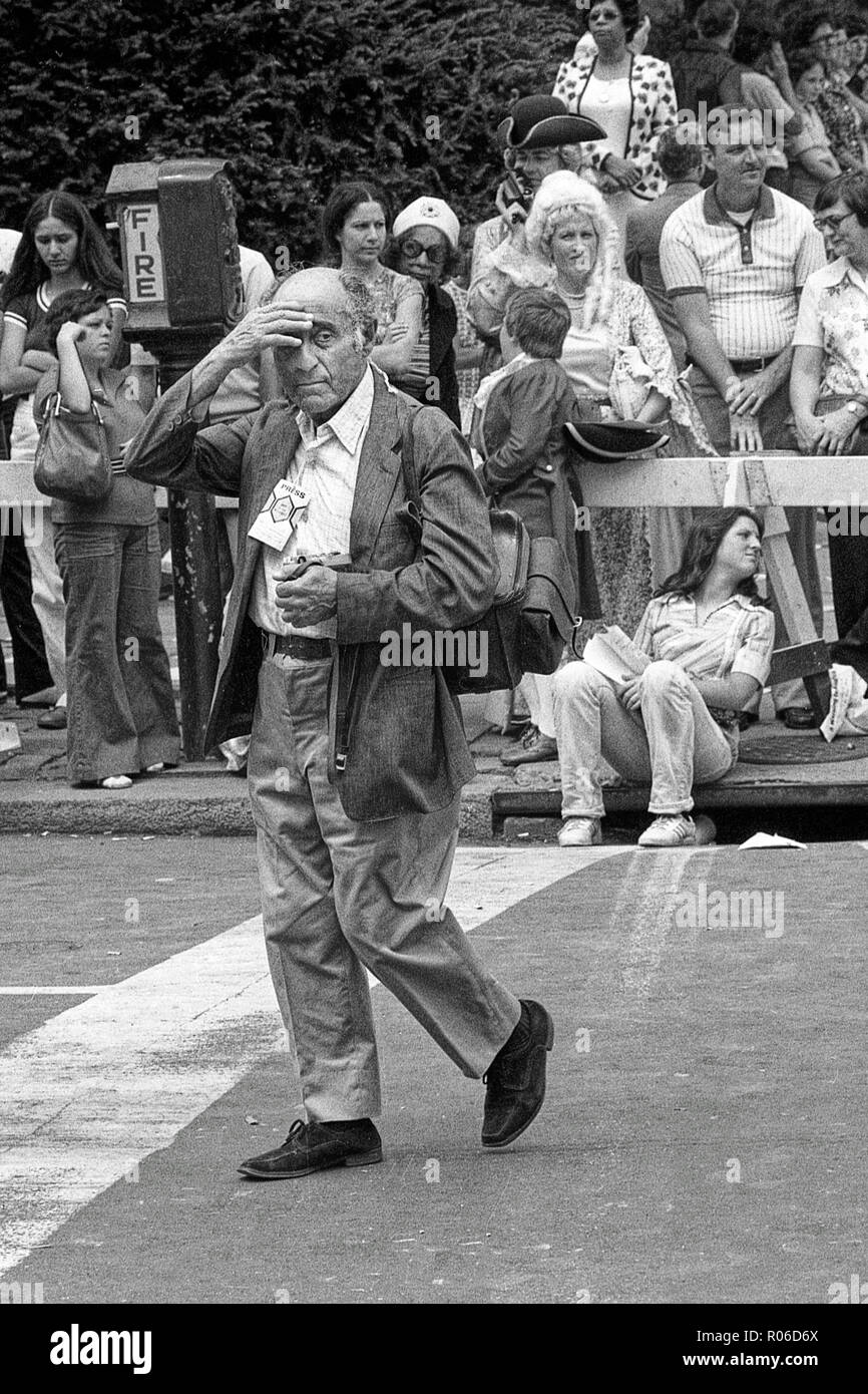 Alfred Eisenstadt, uno dei primi fotografi di vita ancora a scattare foto nel 1976 all'Bicentenial celebrazione in Philadelphia, Pennsylvania. Foto Stock