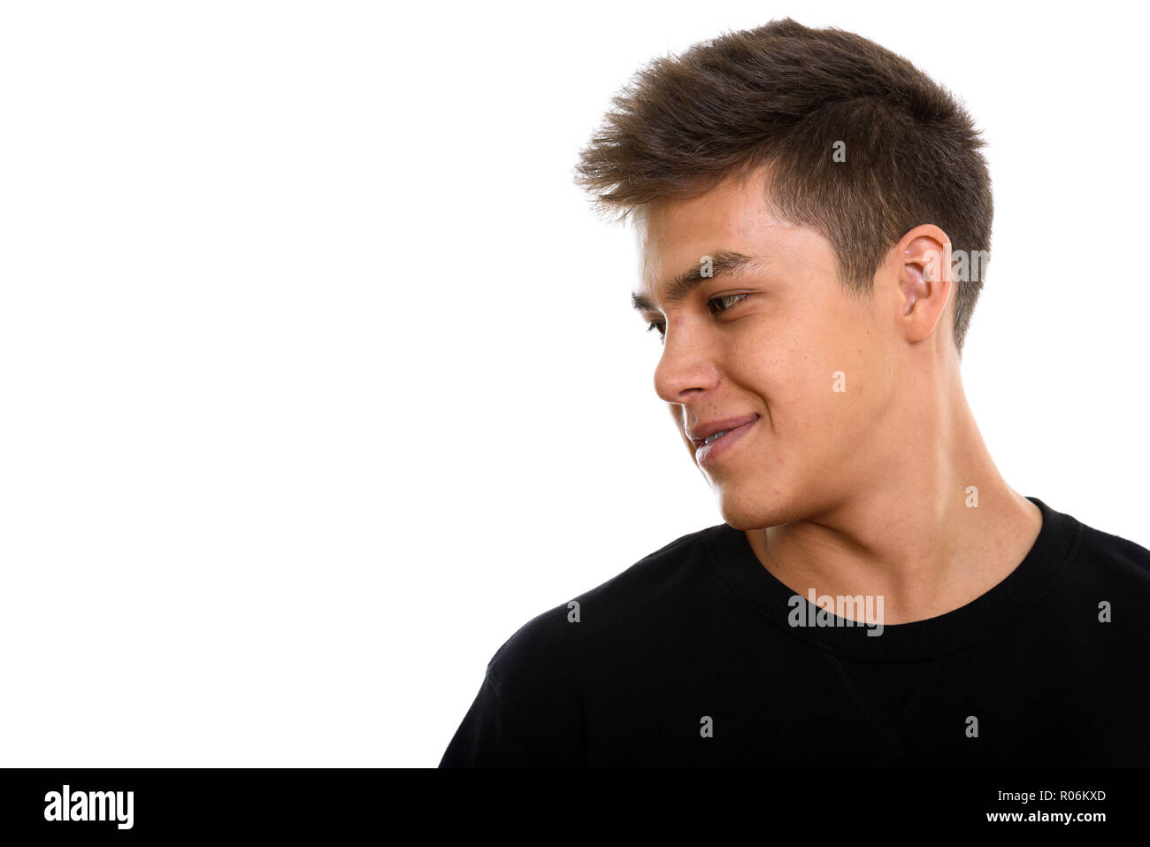 Chiusura del giovane uomo bello guardare lontano Foto Stock