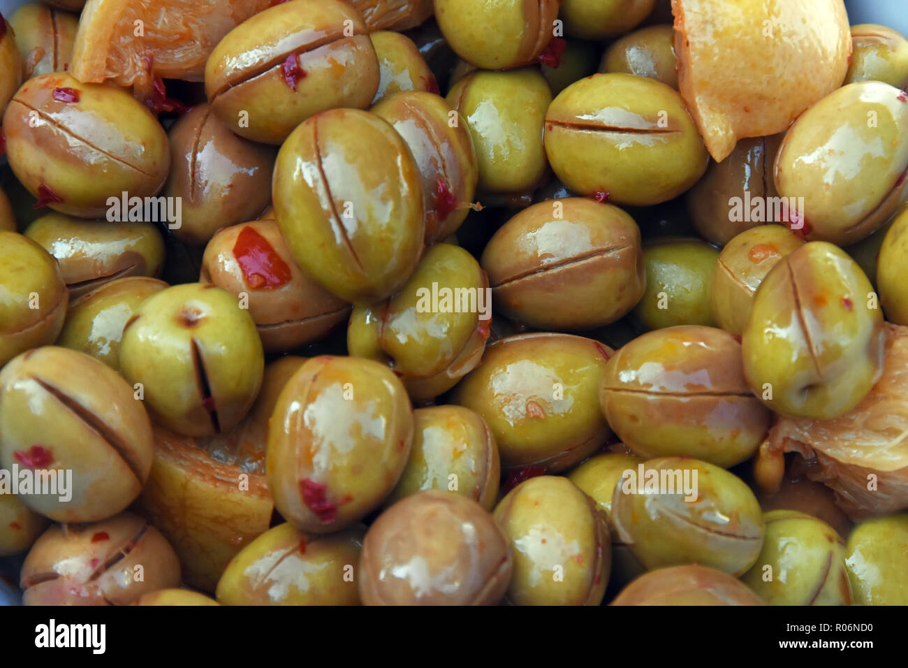 Rotture di olive in salamoia Foto Stock