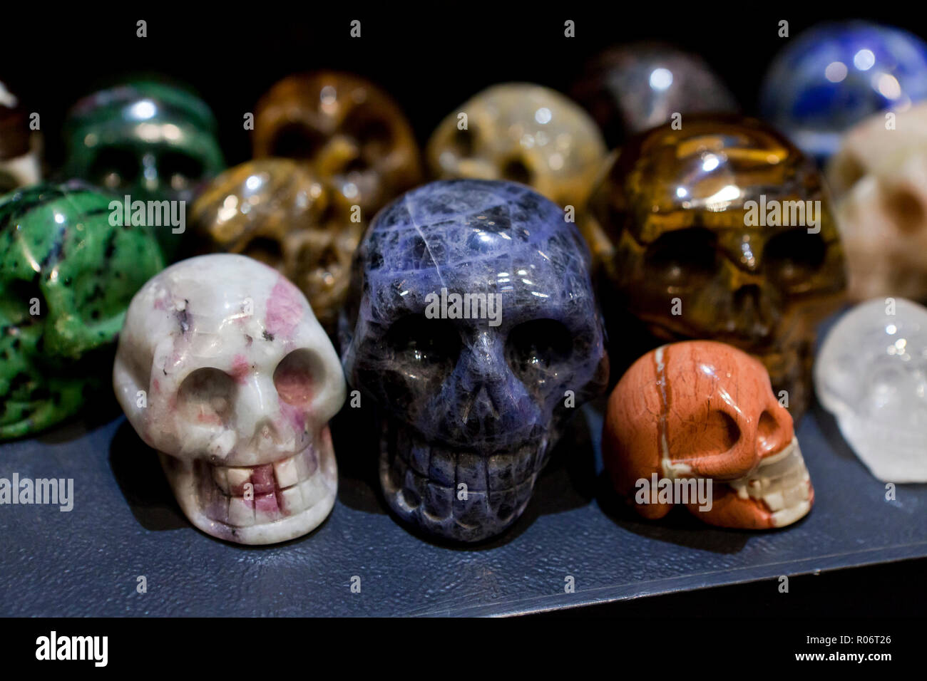 Cranio sculture di semi pietre preziose - USA Foto Stock