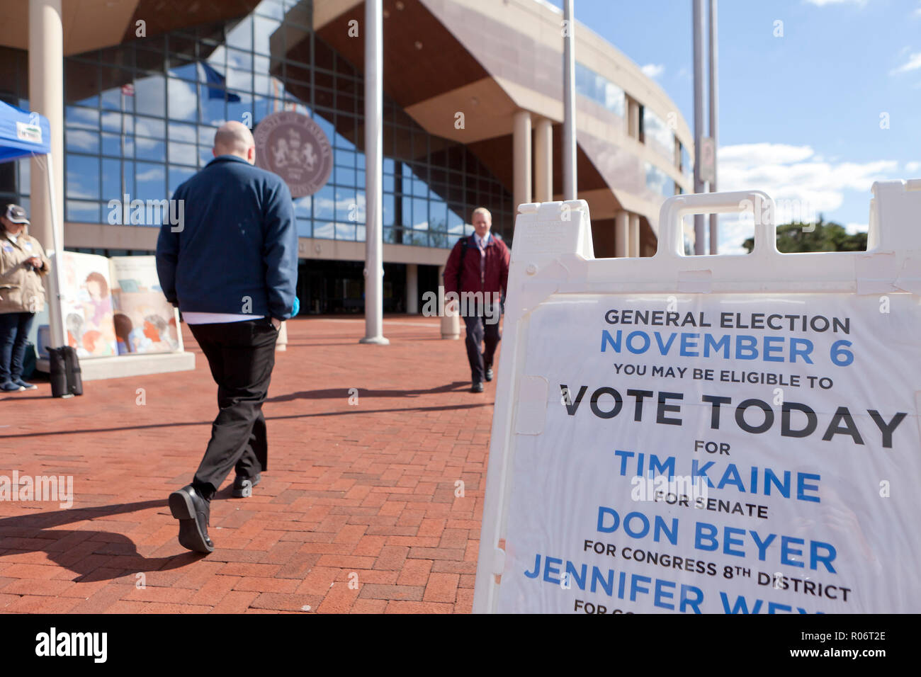 Ottobre 24th, 2018 Fairfax County, Virginia, Stati Uniti d'America: al voto (voto anticipato) durante le elezioni intermedia - USA Foto Stock