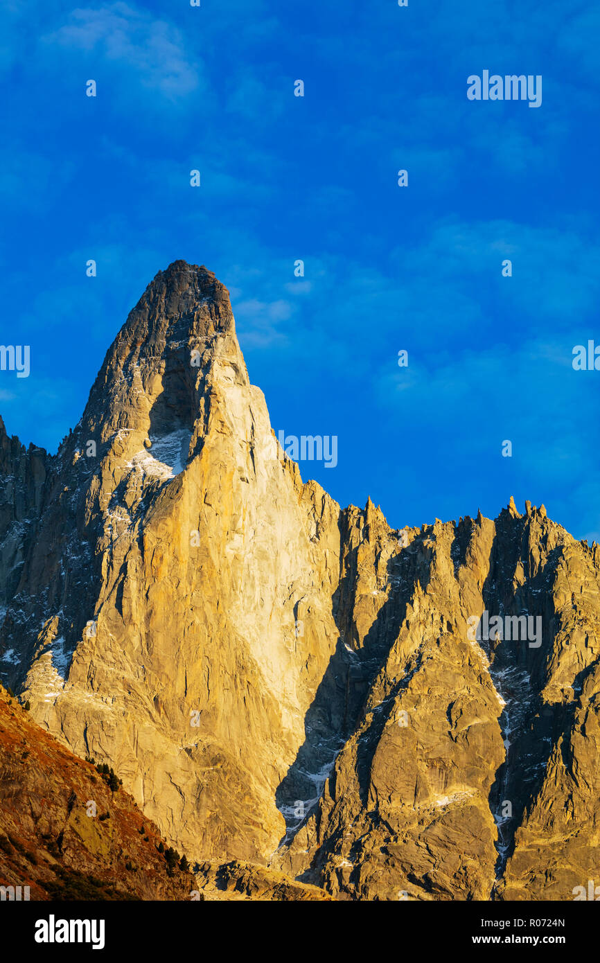 L'Europa, Francia, Chamonix, Aiguille Verte (4122m) e Les Drus (Aiguille du Dru) 3754m Foto Stock