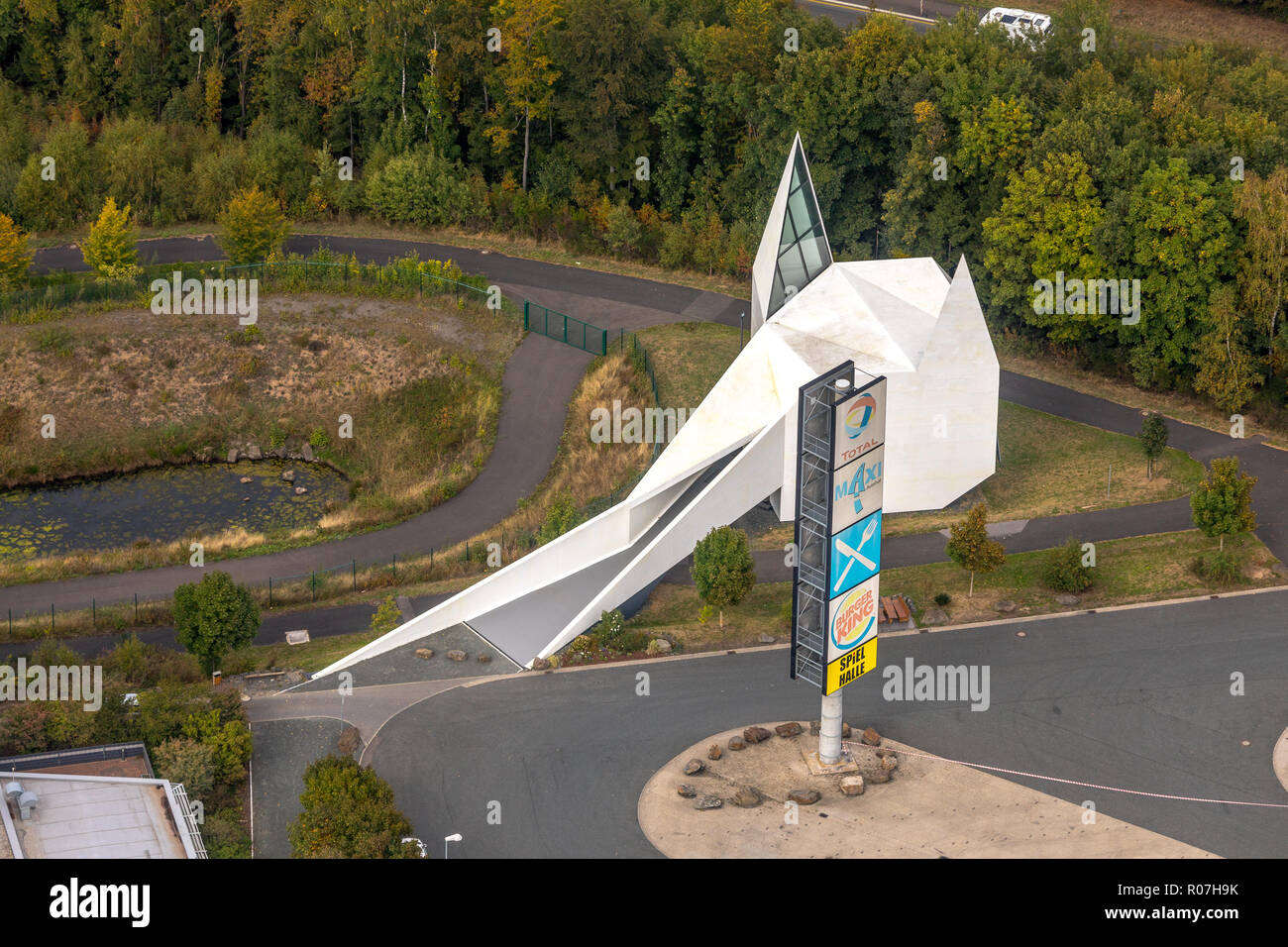 Vista aerea, autostrada chiesa Siegerland, autostrada chiesa, MAXI car yard Wilnsdorf con autostrada Wilnsdorf elkersberg,,,, Wilnsdorf Siegerland, Kreis S Foto Stock