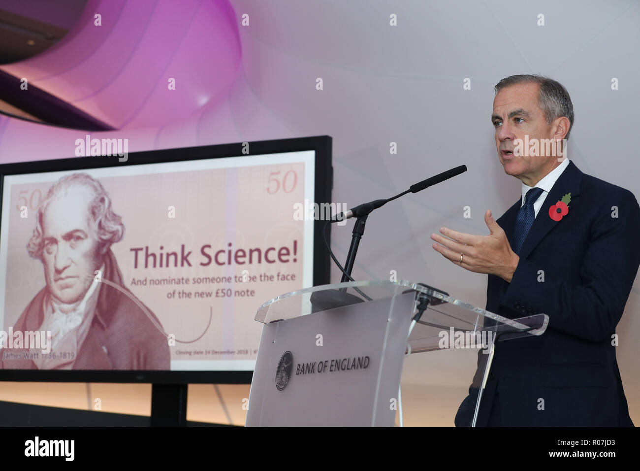 Mark Carney, Governatore della Banca d'Inghilterra, parla durante l'annuncio della nuova nota Polymer £50, al Science Museum di Kensington, Londra. La nuova nota da £50 sarà caratterizzata da uno scienziato britannico di spicco e ai membri del pubblico verrà chiesto di presentare le candidature. Foto Stock