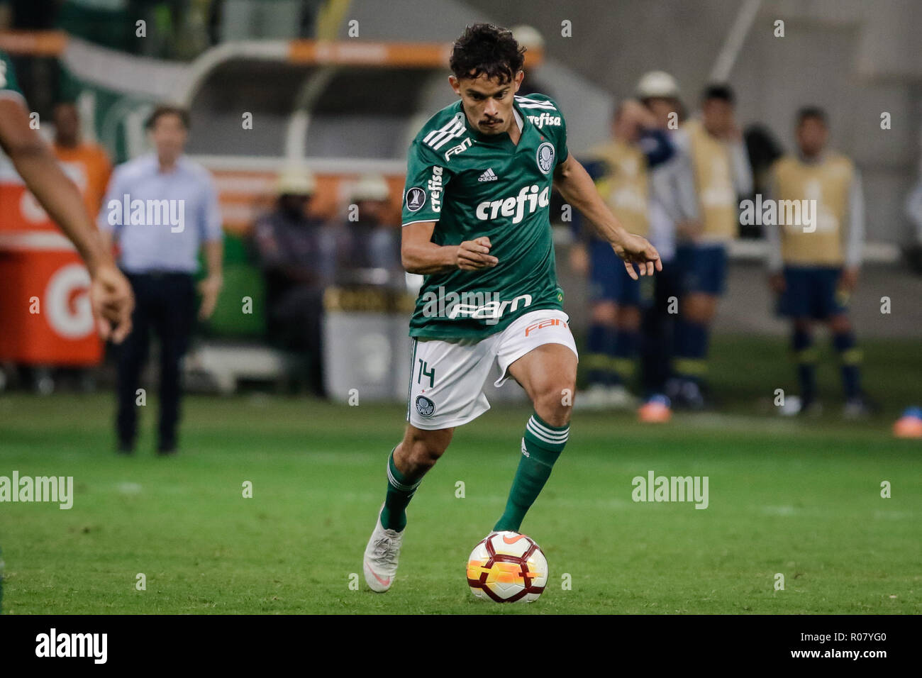 Gustavo Scarpa durante il match tra Palmeiras e il Boca Junior, un gioco valido per la semi finale della Copa Libertadores da Ameria 2018 all'Arena Allianz in Sao Paulo. Punteggio finale 2-2. (Foto di Thiago Bernardes / Pacific Stampa) Foto Stock