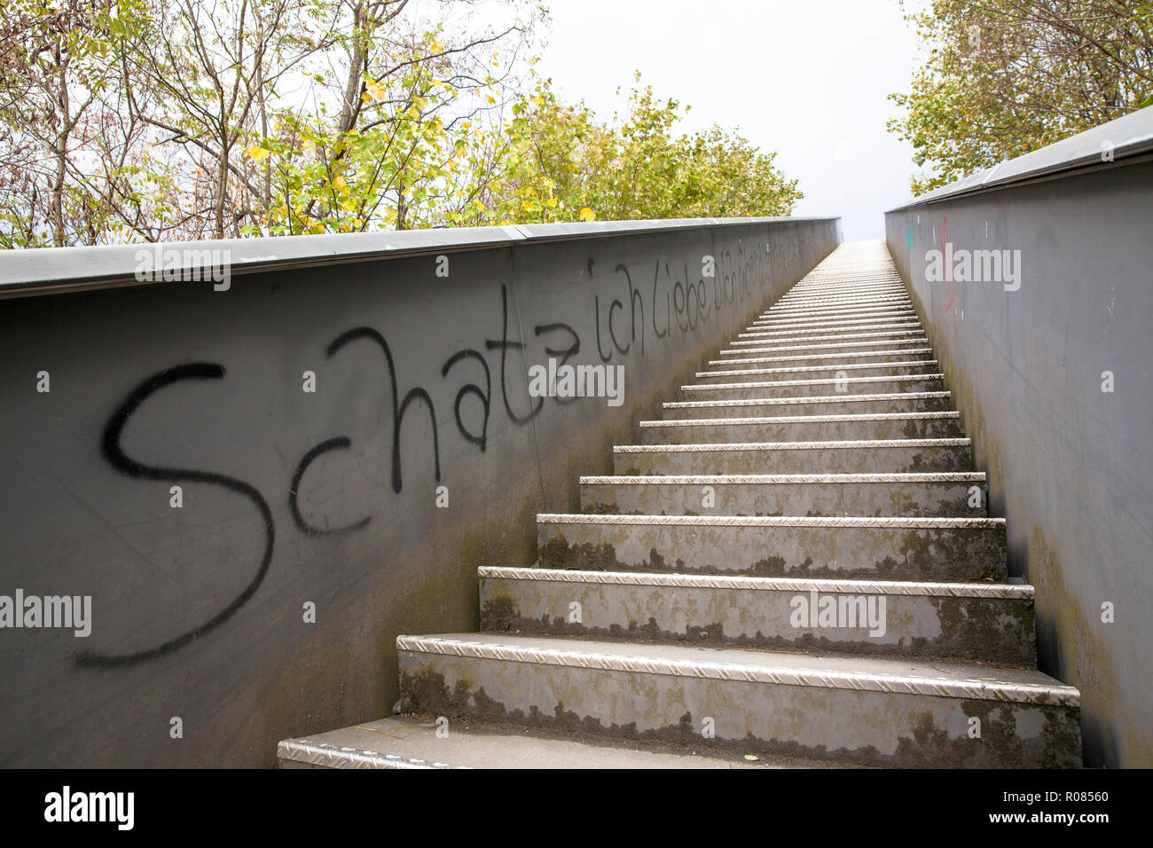 Scale per l'heap Norddeutschland, Neukirchen-Vluyn, Germania. Treppe zur Halde Nordeutschland, Himmelstreppe, Neukirchen-Vluyn, Deutschland. Foto Stock