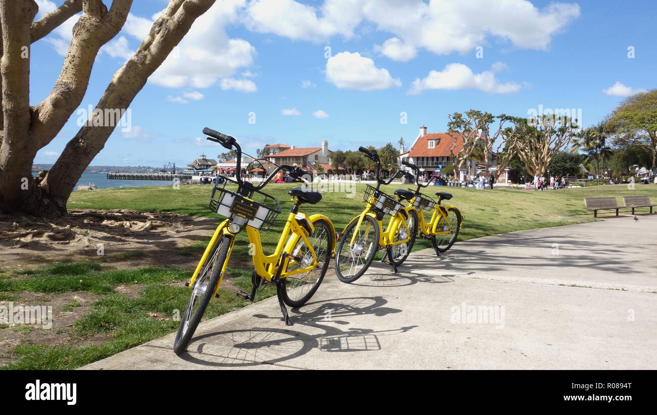 Diversi Ofo di biciclette in San Diego Marina Embarcadero Mark Foto Stock