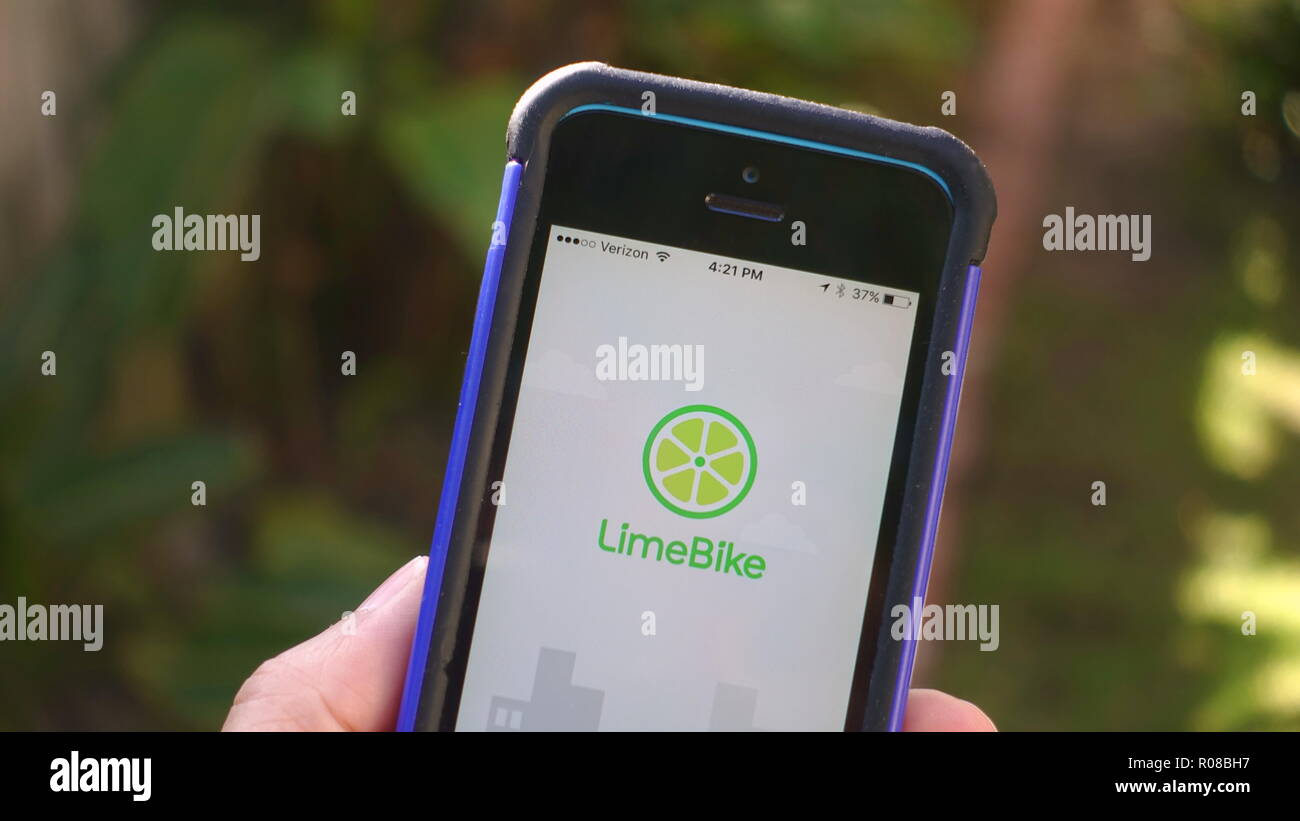 Close-up del LimeBike app su un telefono cellulare Foto Stock