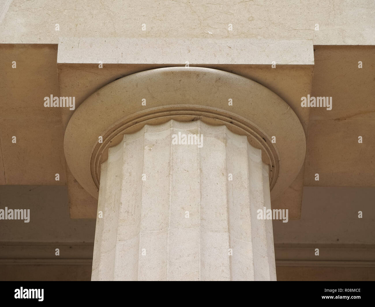 Capitello dorico (aka) capitello di una colonna Foto Stock