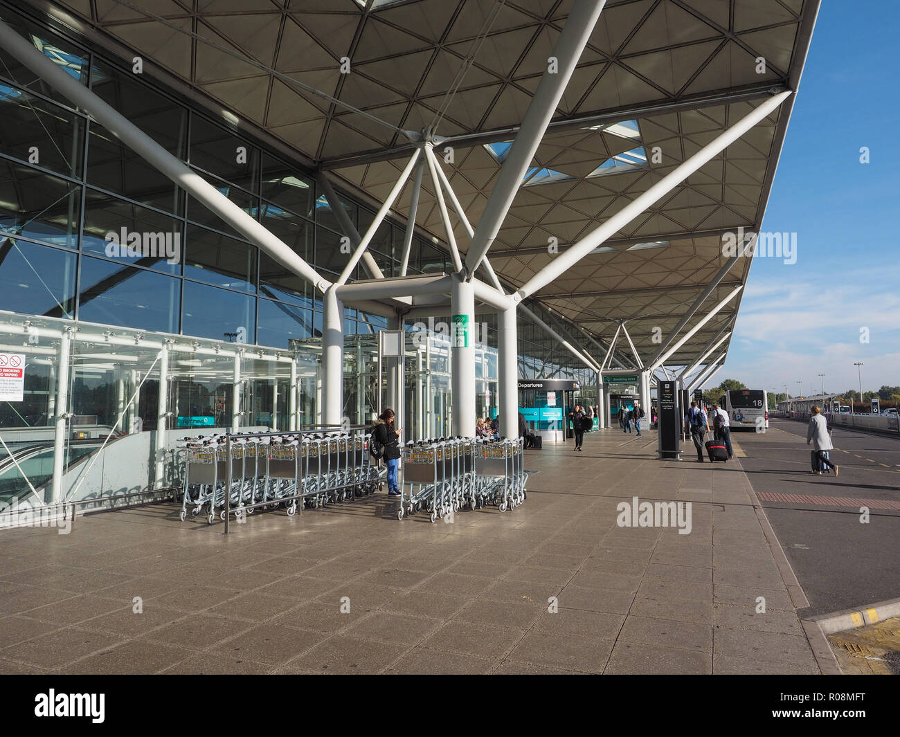 STANSTED REGNO UNITO - circa ottobre 2018: Dall'Aeroporto Stansted di Londra design architetto Lord Norman Foster Foto Stock
