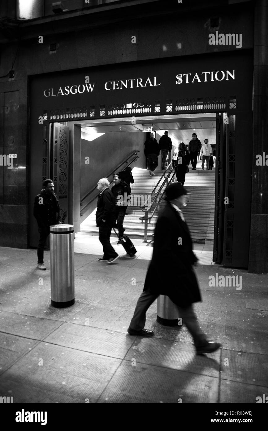 Rush Hour presso la Stazione Centrale di Glasgow Foto Stock