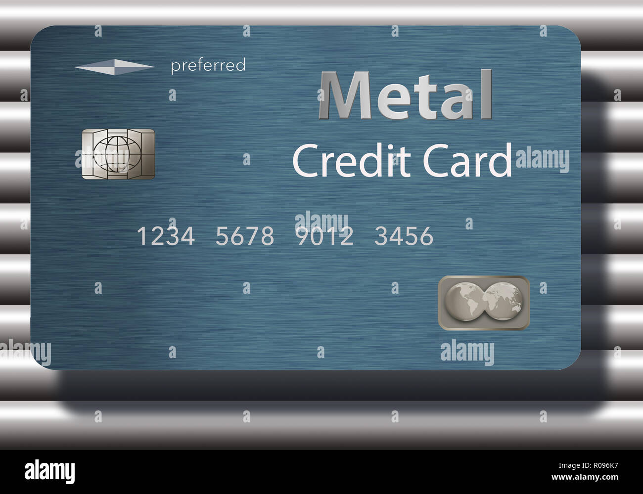 Qui è un metallo carta di credito che è blu con una finitura metallica spazzolata. Si tratta di un'illustrazione ed è un generico, scheda fittizia con mock loghi etc. Foto Stock