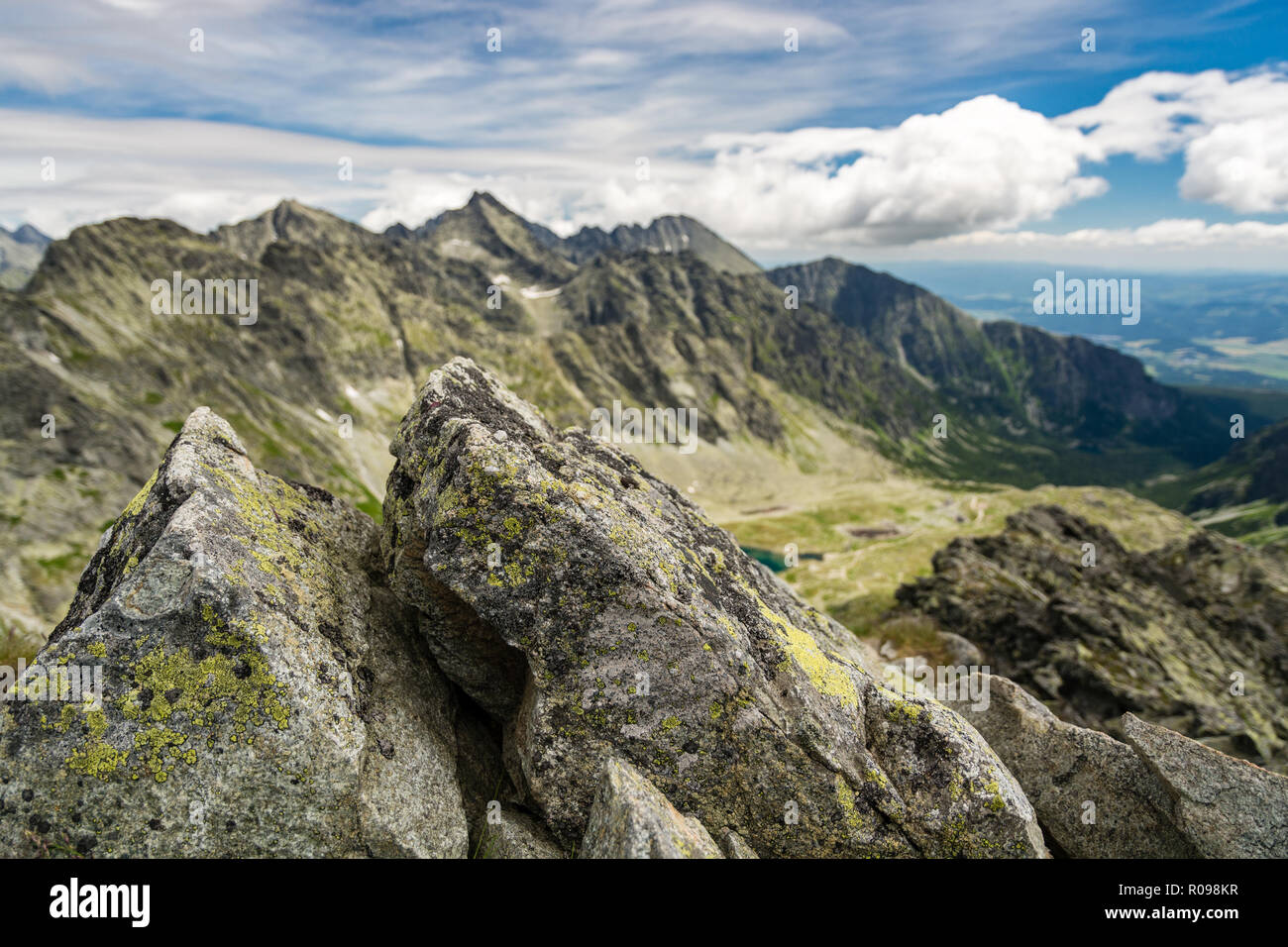Vista sulla valle di Mengusovska in Alti Tatra in Slovacchia Foto Stock