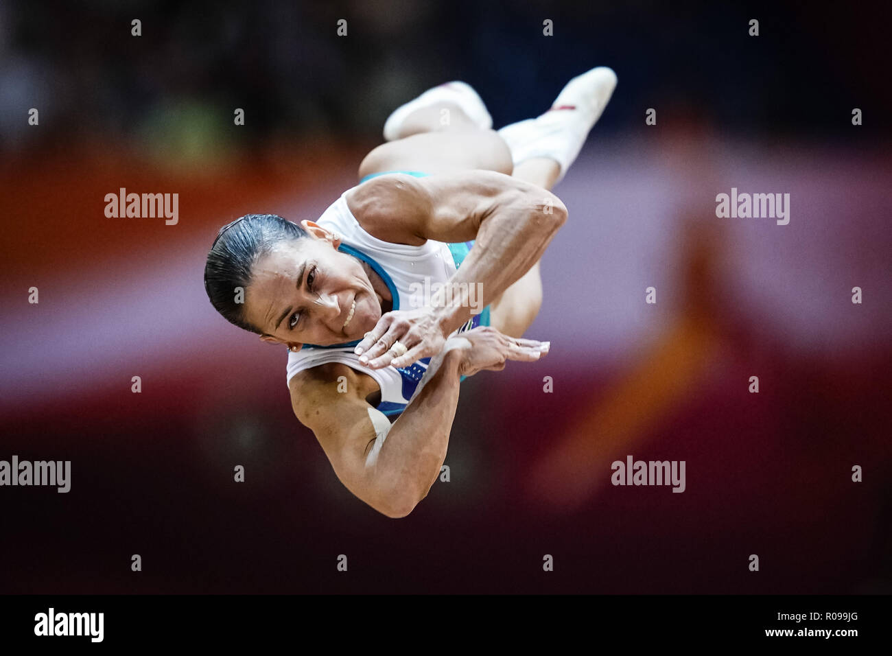 Doha in Qatar. 2 Novembre 2018: Oksana Chusovitina dell Uzbekistan durante la vault per donne presso la cupola aspirano a Doha, in Qatar, artistico FIG Gymnastics World Championships. Ulrik Pedersen/CSM Credito: Cal Sport Media/Alamy Live News Foto Stock