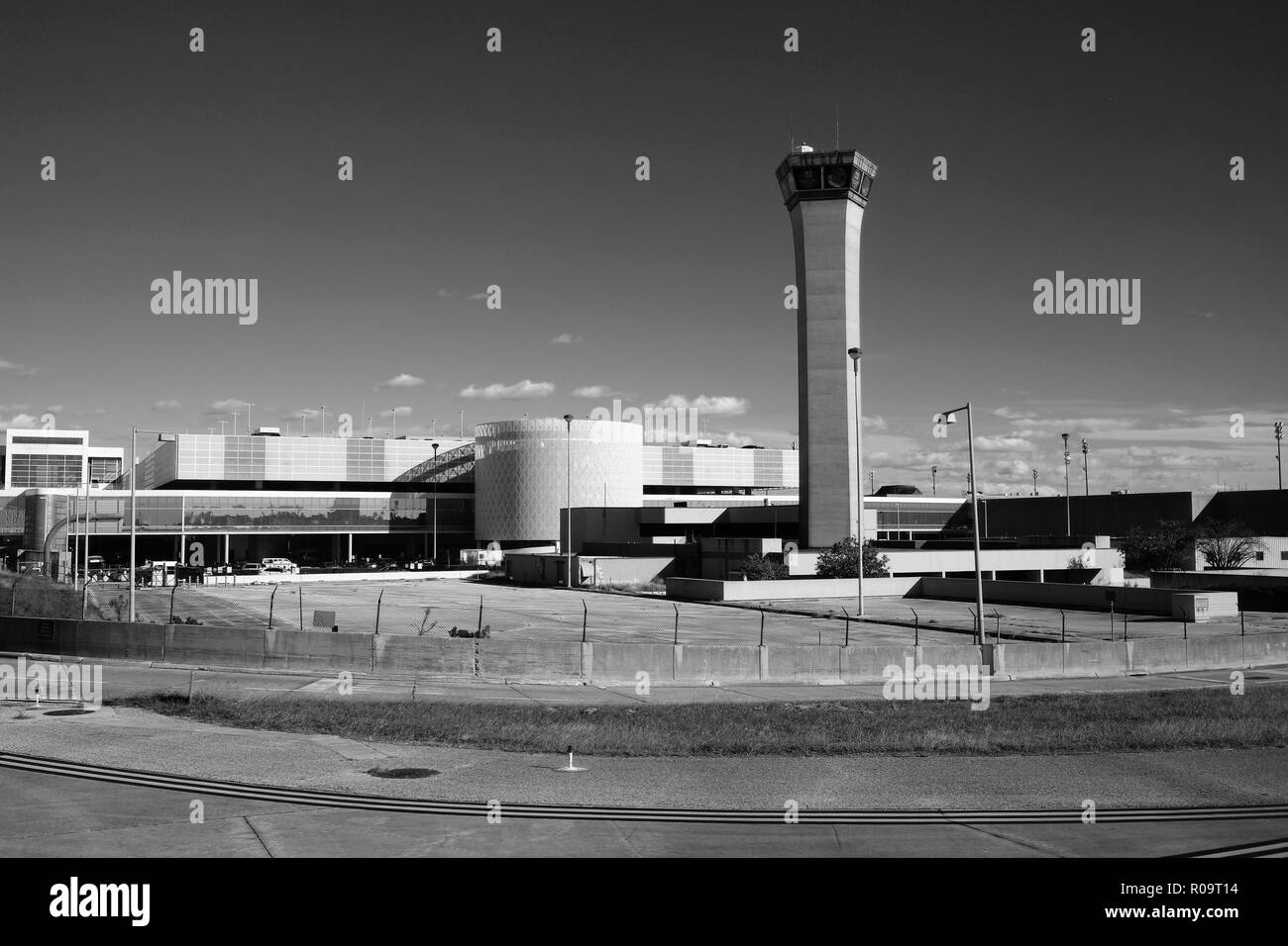 Il controllo del traffico aereo torre all'Aeroporto Intercontinentale George Bush (IAH) a Houston, Texas, Stati Uniti d'America. Foto Stock