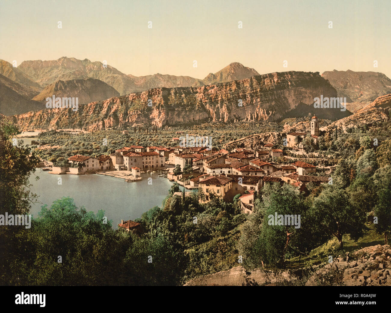Vista generale, Torbolo (Torbole), il Lago di Garda, Italia, Photochrome Stampa, Detroit Publishing Company, 1900 Foto Stock
