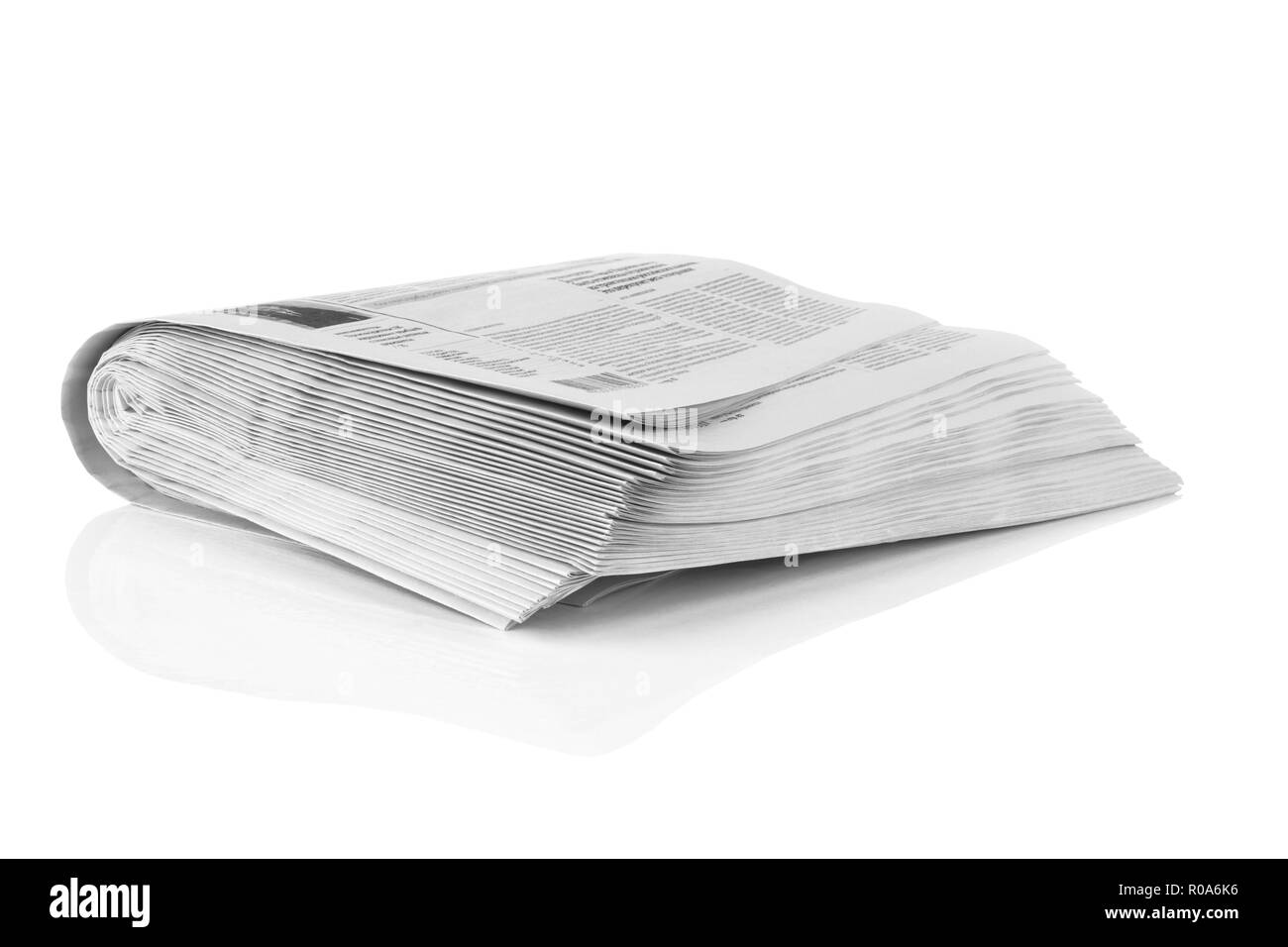 Quotidiani su sfondo bianco Foto Stock